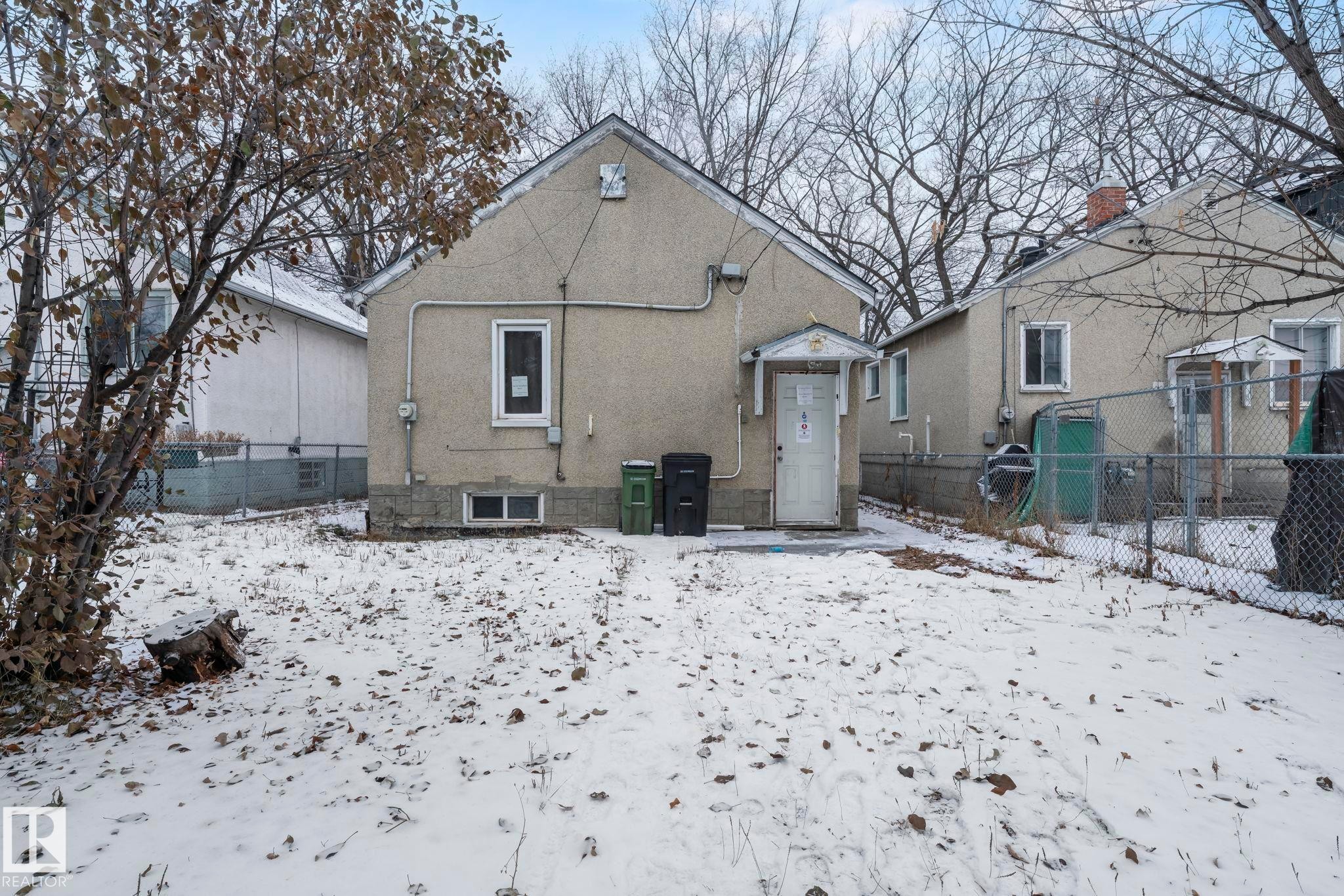 Edmonton, AB - Outdoor