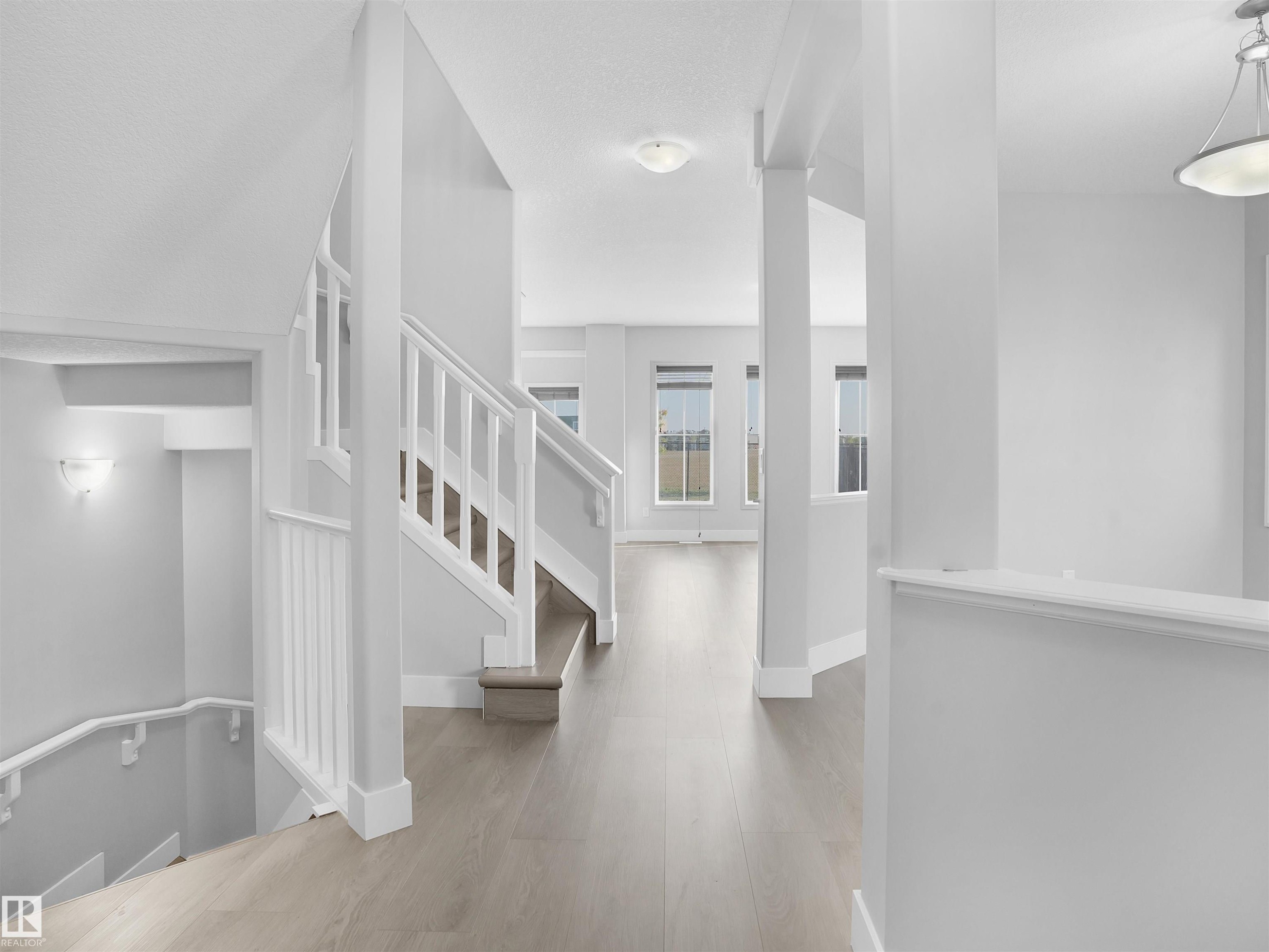 5903 12 Avenue, Edmonton, AB - Indoor Photo Showing Other Room