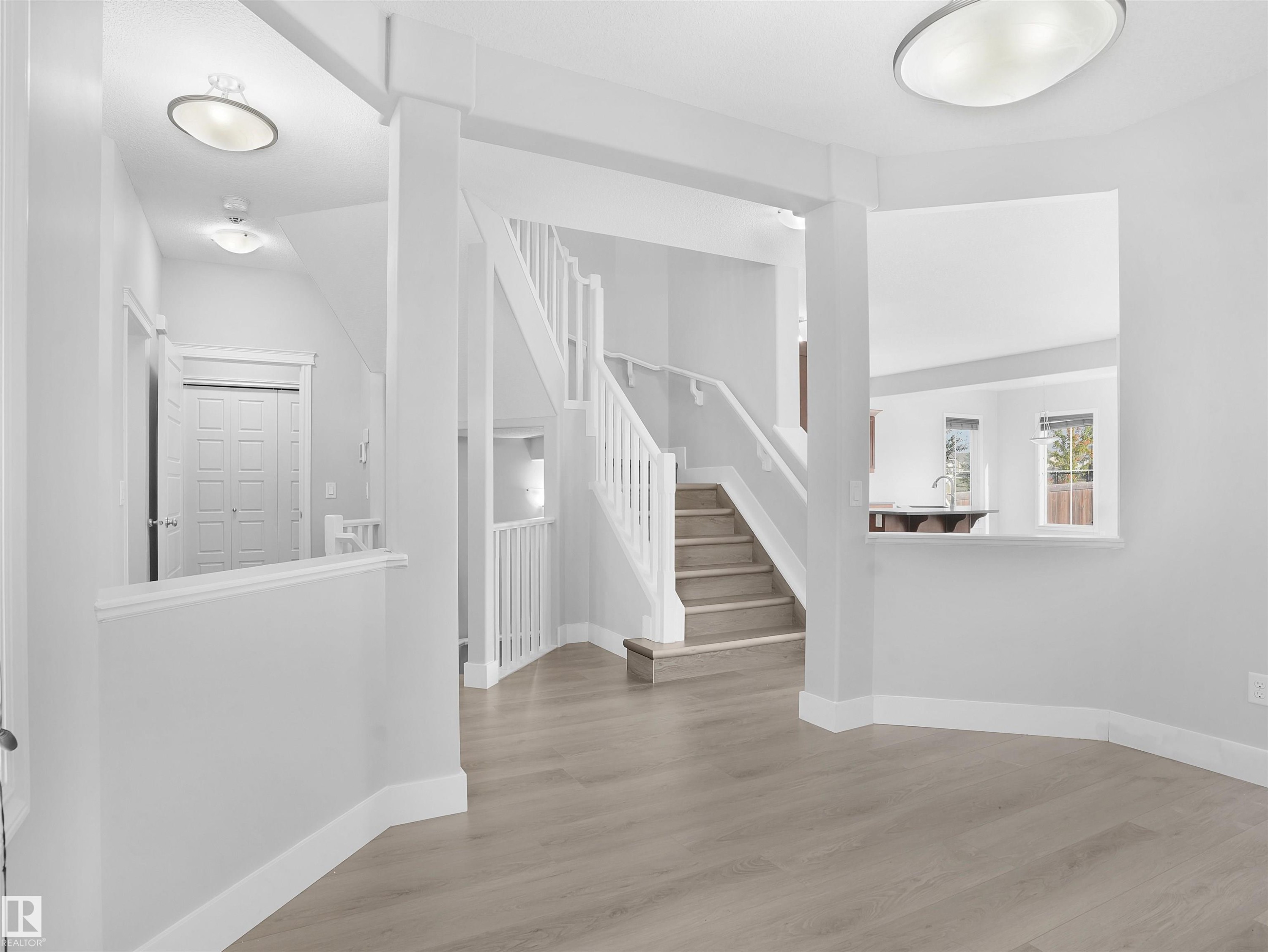 5903 12 Avenue, Edmonton, AB - Indoor Photo Showing Other Room