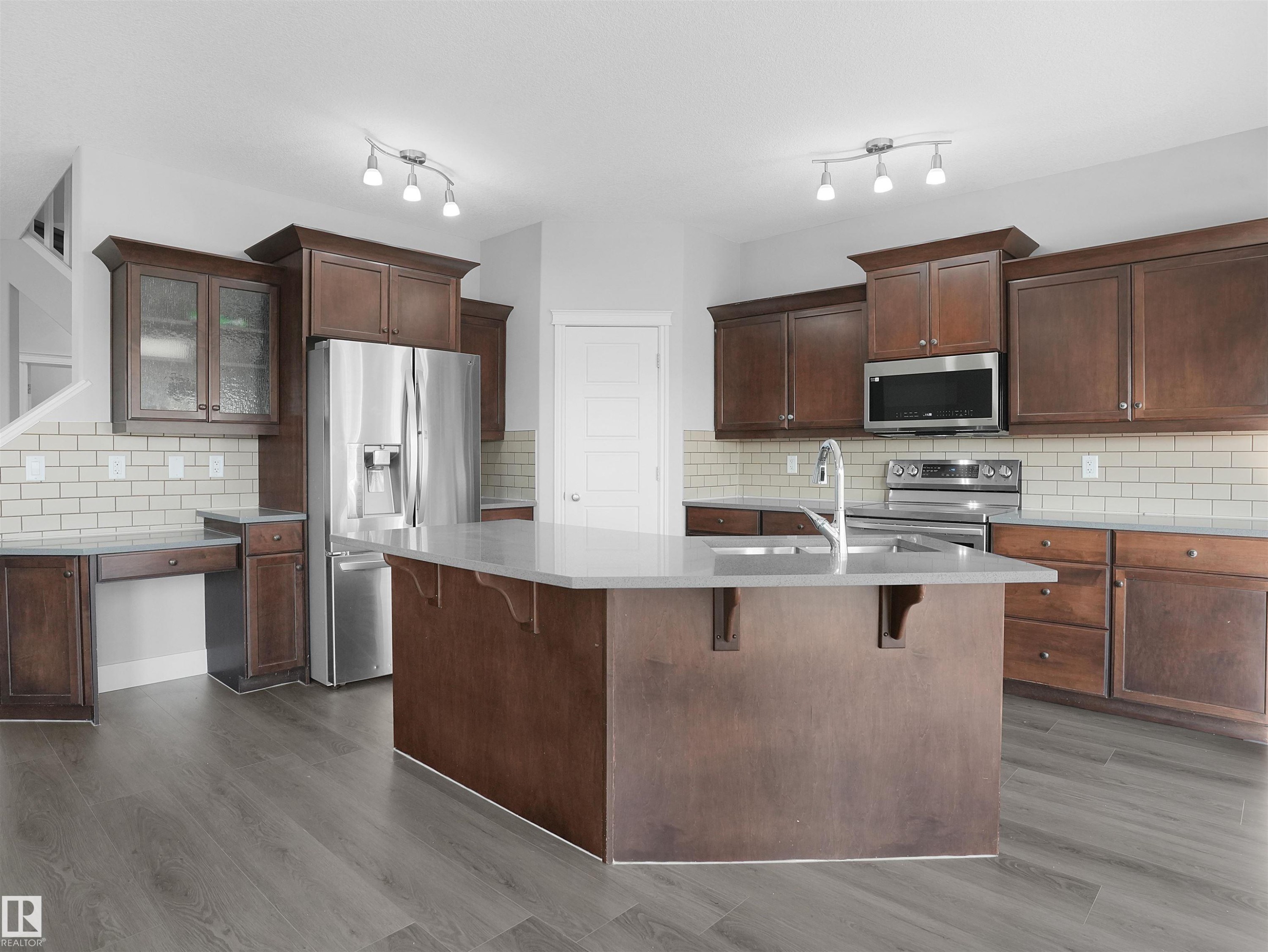 5903 12 Avenue, Edmonton, AB - Indoor Photo Showing Kitchen With Double Sink With Upgraded Kitchen