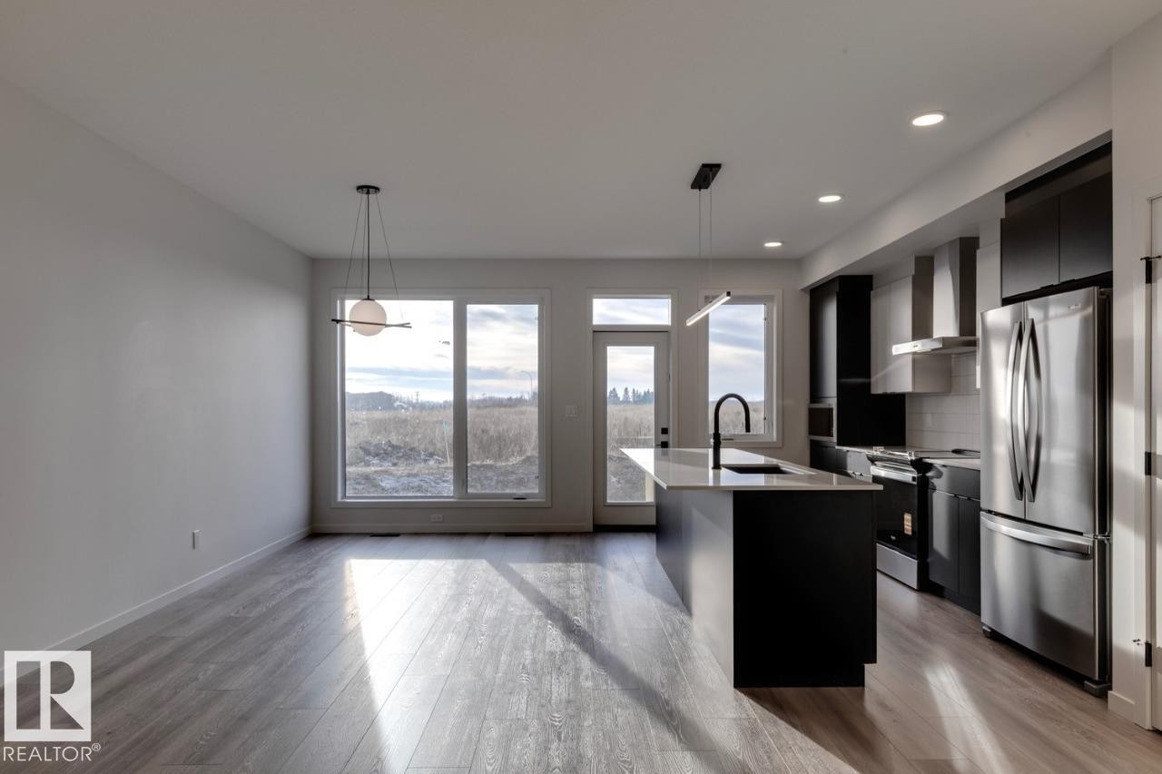 22915 80 Avenue, Edmonton, AB - Indoor Photo Showing Kitchen
