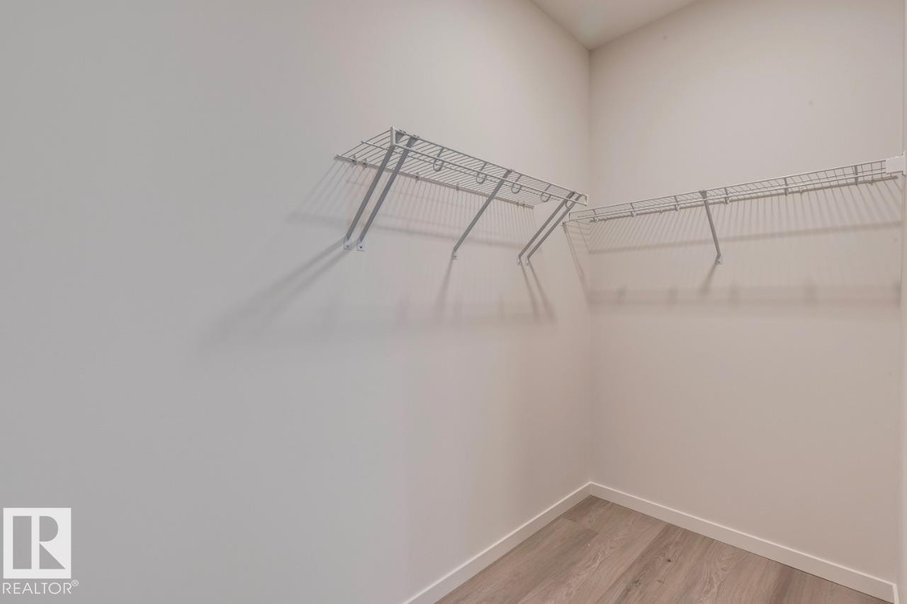22915 80 Avenue, Edmonton, AB - Indoor With Storage