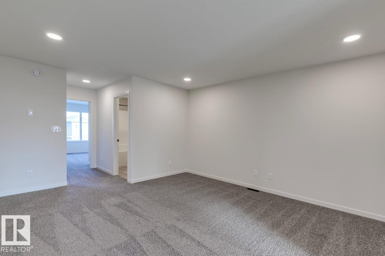 22915 80 Avenue, Edmonton, AB - Indoor Photo Showing Other Room