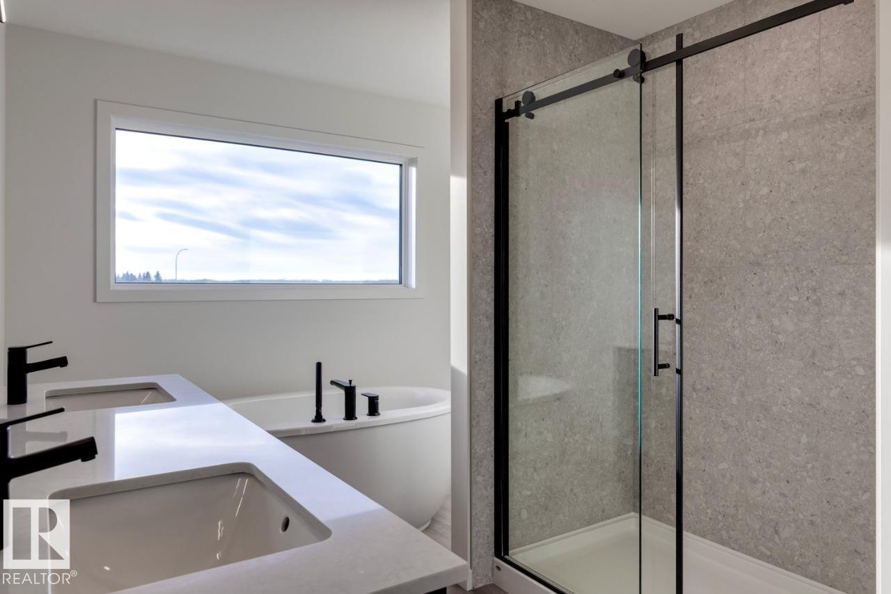 22915 80 Avenue, Edmonton, AB - Indoor Photo Showing Bathroom