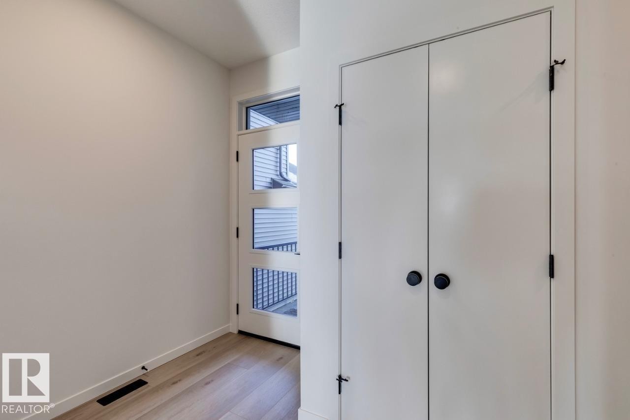 22915 80 Avenue, Edmonton, AB - Indoor Photo Showing Other Room