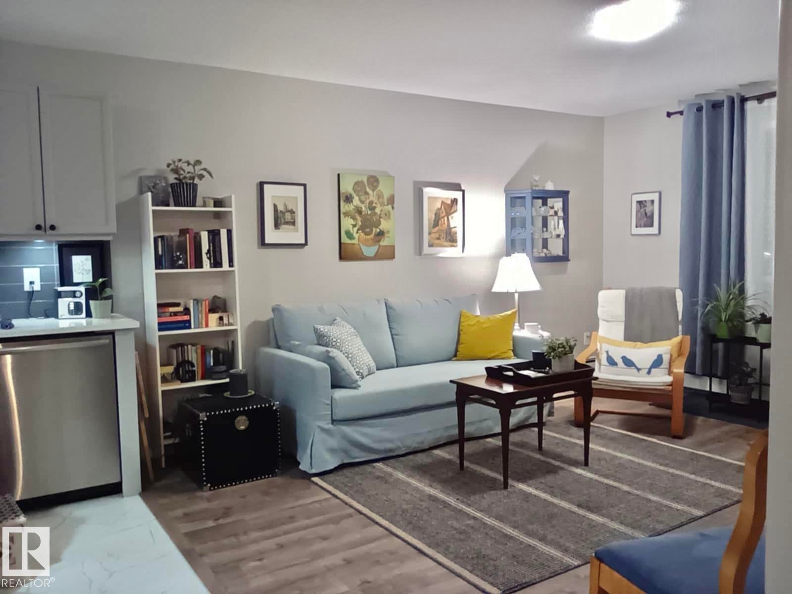 135 592 Hooke Road, Edmonton, AB - Indoor Photo Showing Living Room