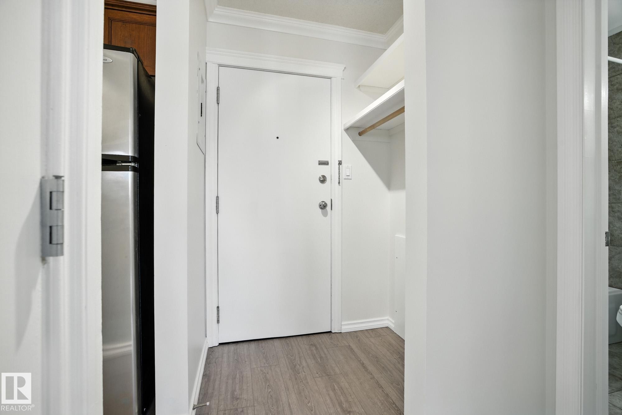 306 10160 83 Avenue, Edmonton, AB - Indoor Photo Showing Other Room