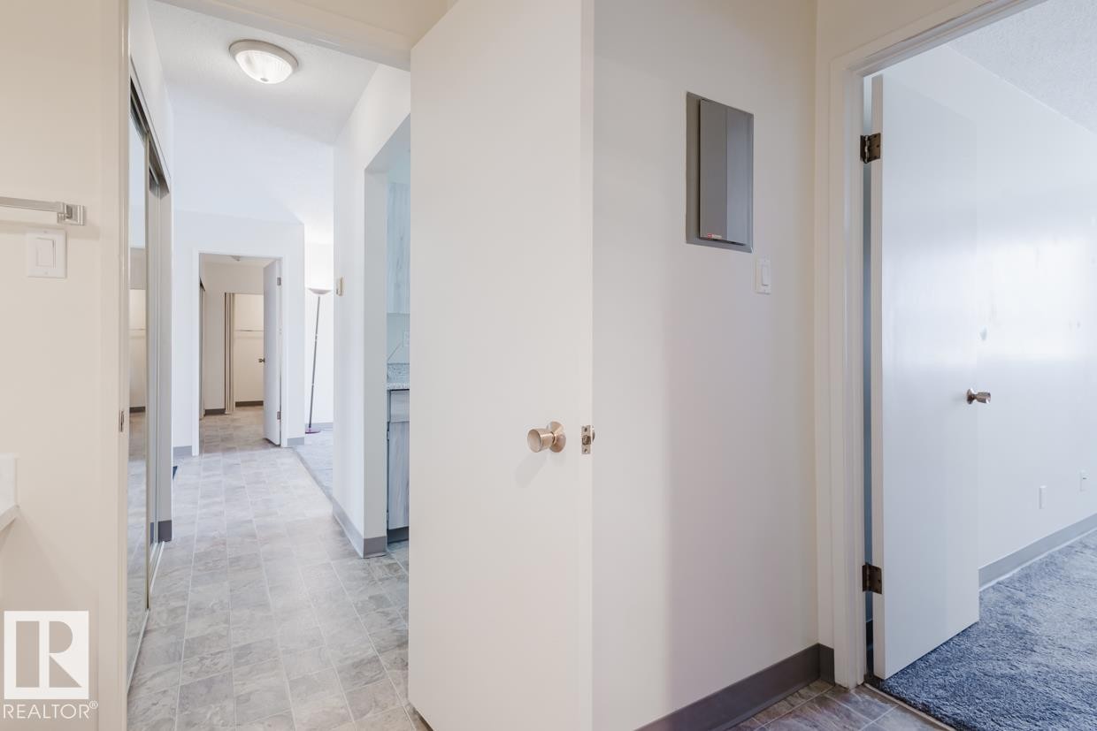 Edmonton, AB - Indoor