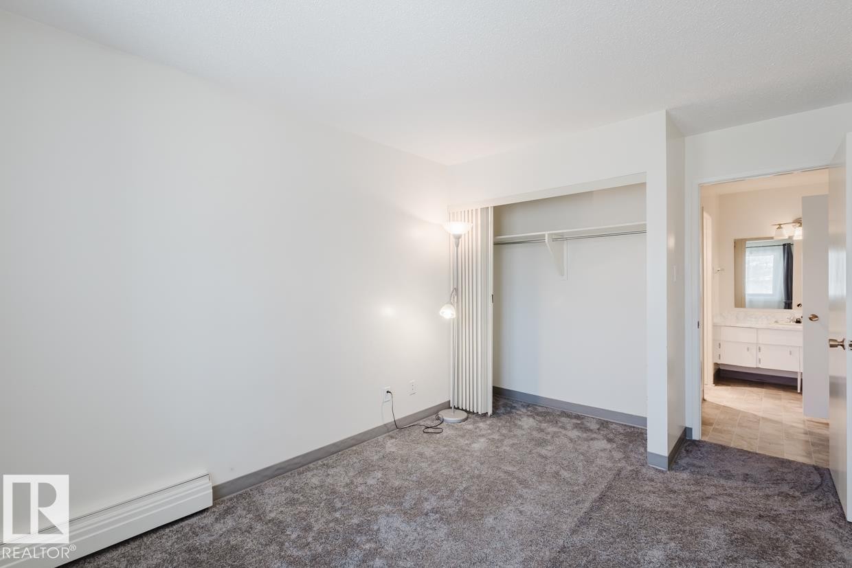 Edmonton, AB - Indoor Photo Showing Other Room