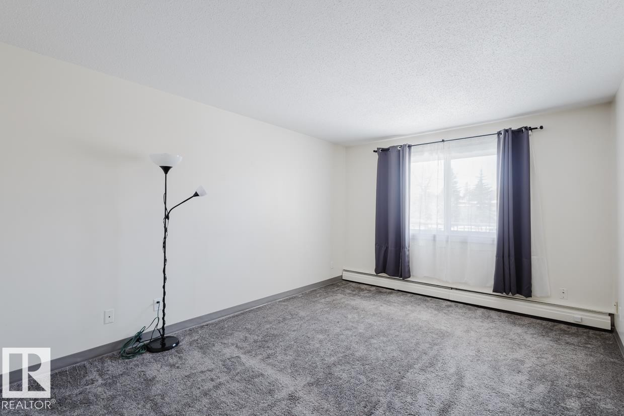 Edmonton, AB - Indoor Photo Showing Other Room