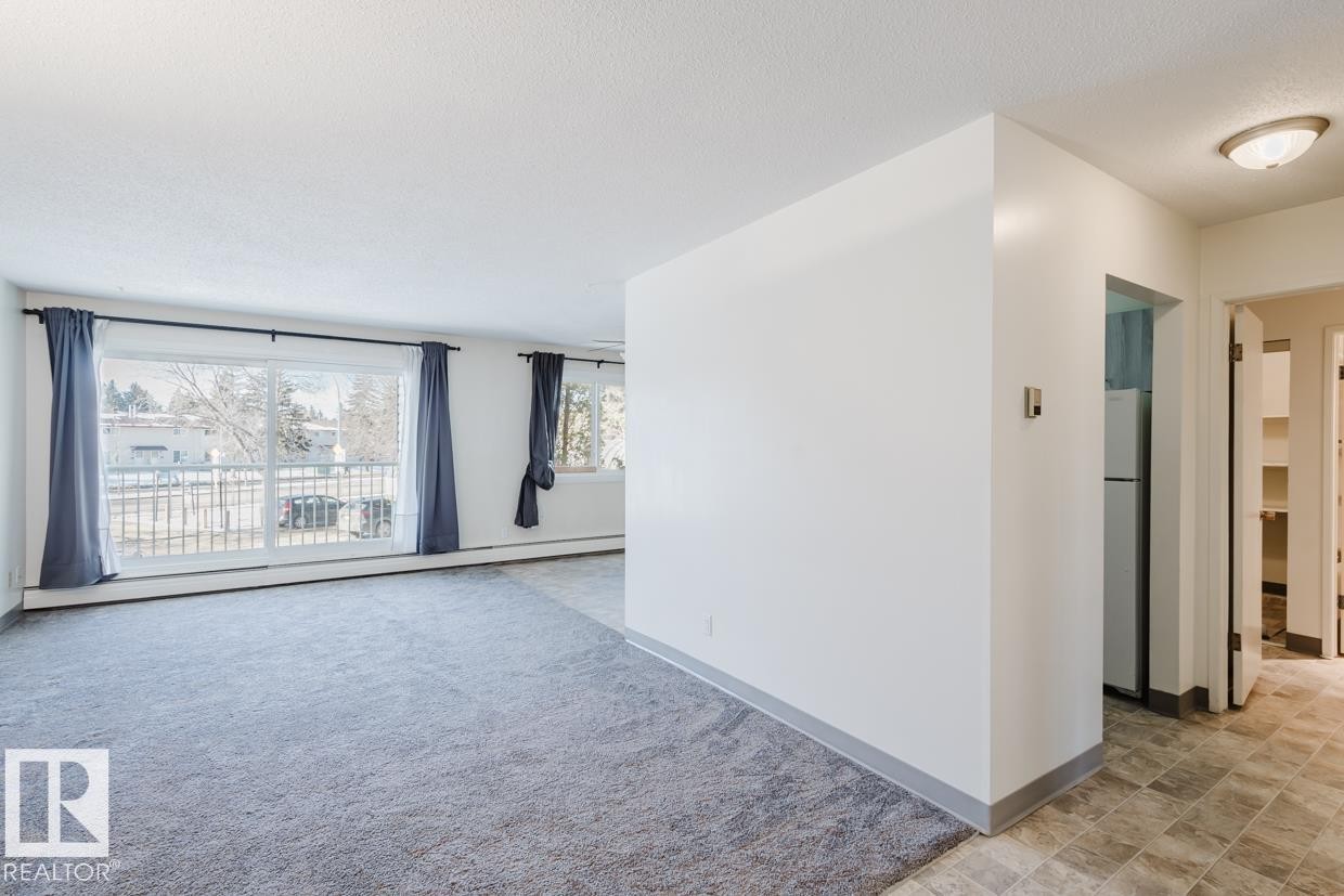 Edmonton, AB - Indoor Photo Showing Other Room