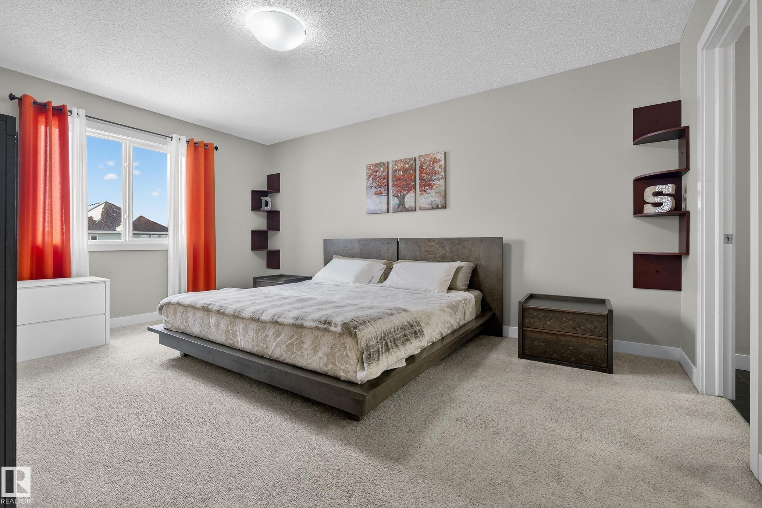7816 18 Avenue, Edmonton, AB - Indoor Photo Showing Bedroom