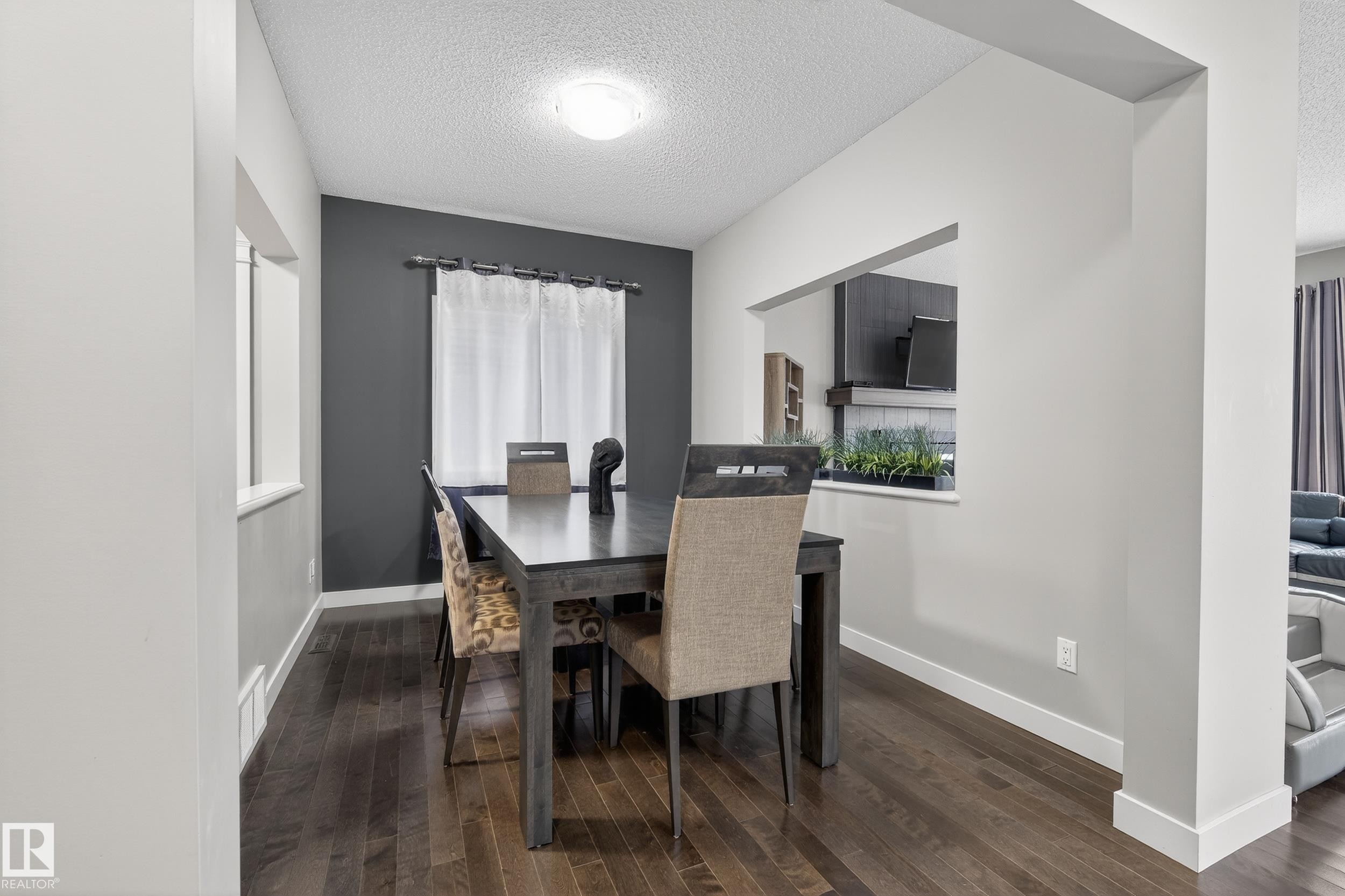 7816 18 Avenue, Edmonton, AB - Indoor Photo Showing Dining Room