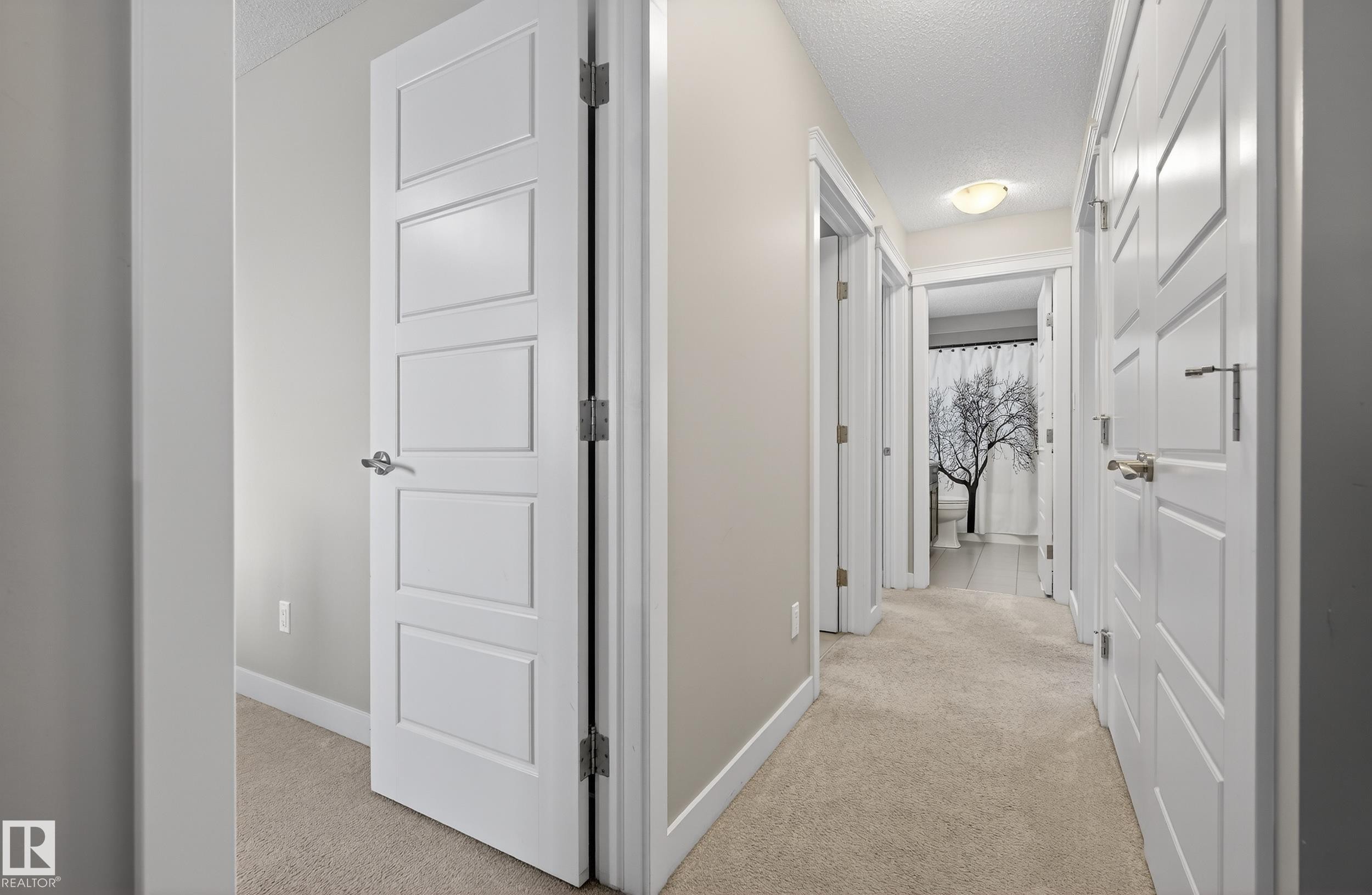 7816 18 Avenue, Edmonton, AB - Indoor Photo Showing Other Room