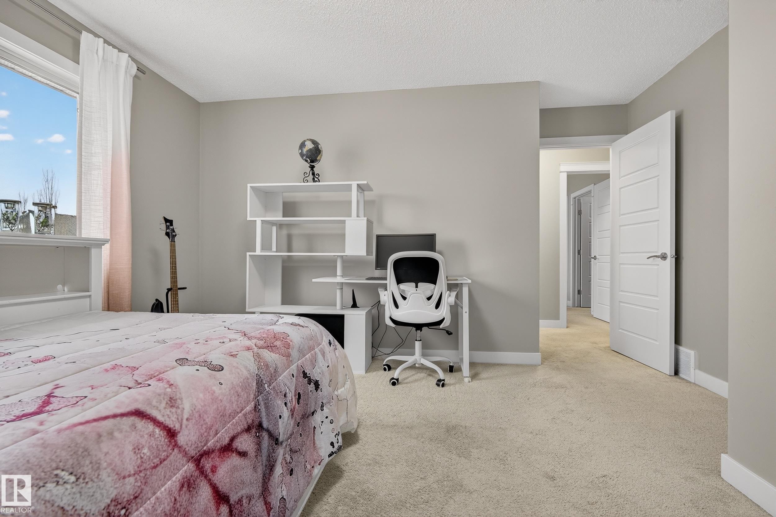 7816 18 Avenue, Edmonton, AB - Indoor Photo Showing Bedroom