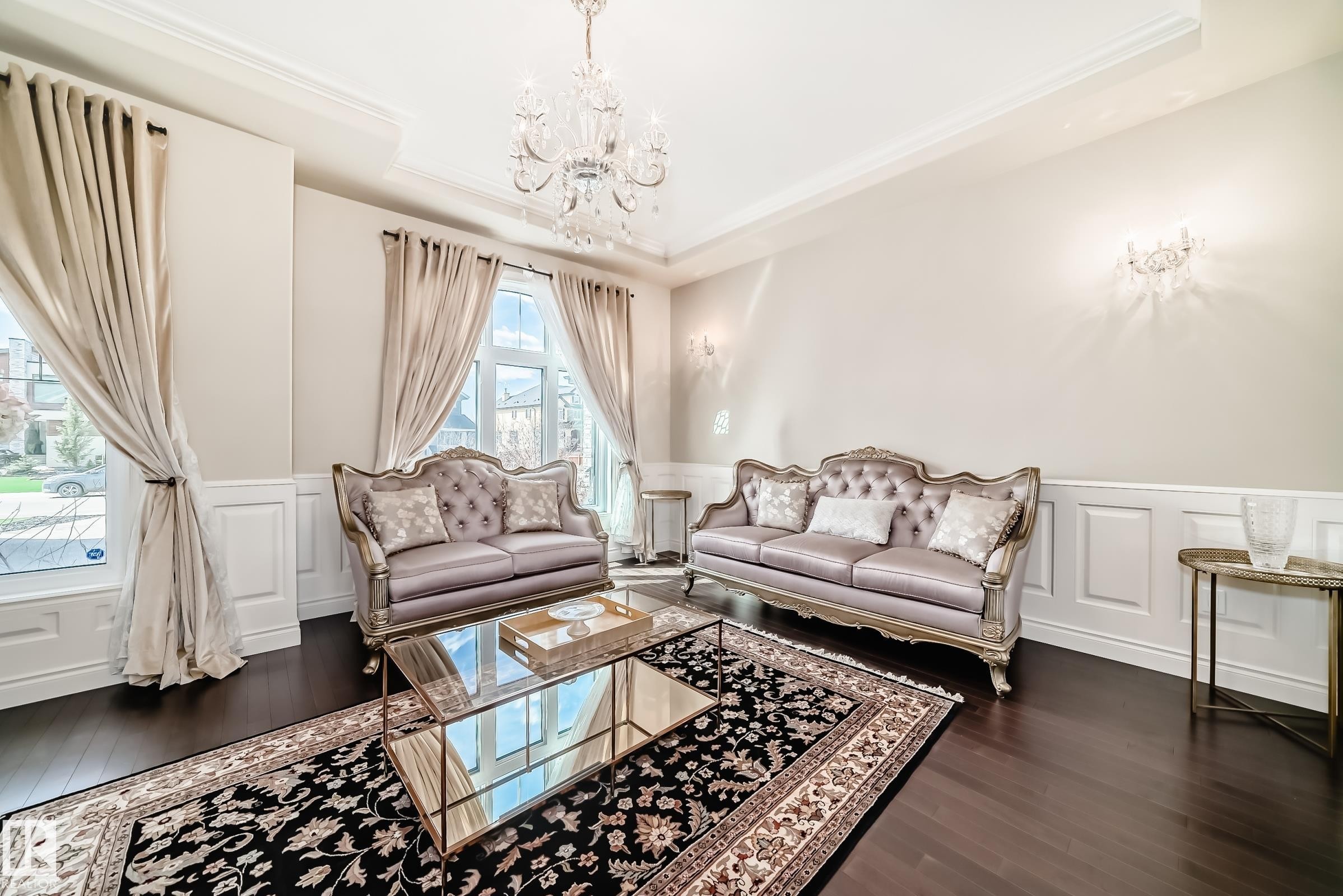 631 Howatt Drive, Edmonton, AB - Indoor Photo Showing Living Room
