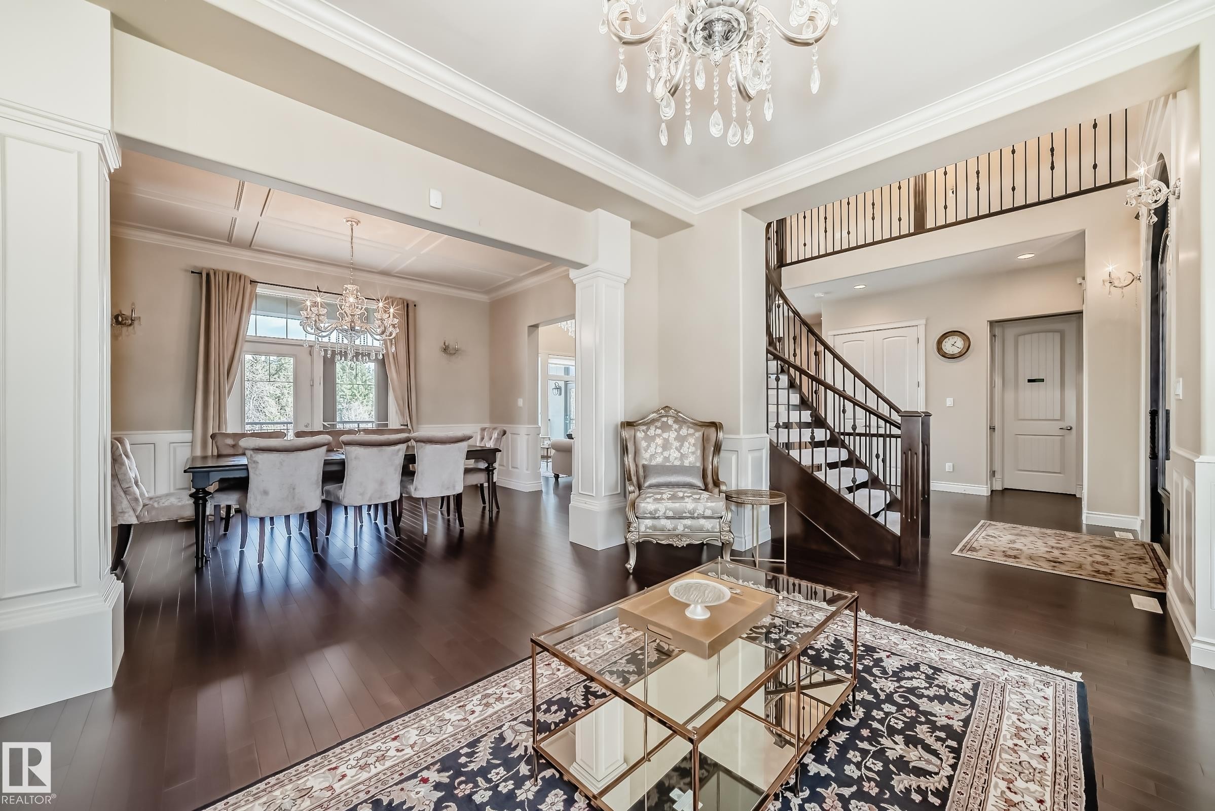 631 Howatt Drive, Edmonton, AB - Indoor Photo Showing Living Room