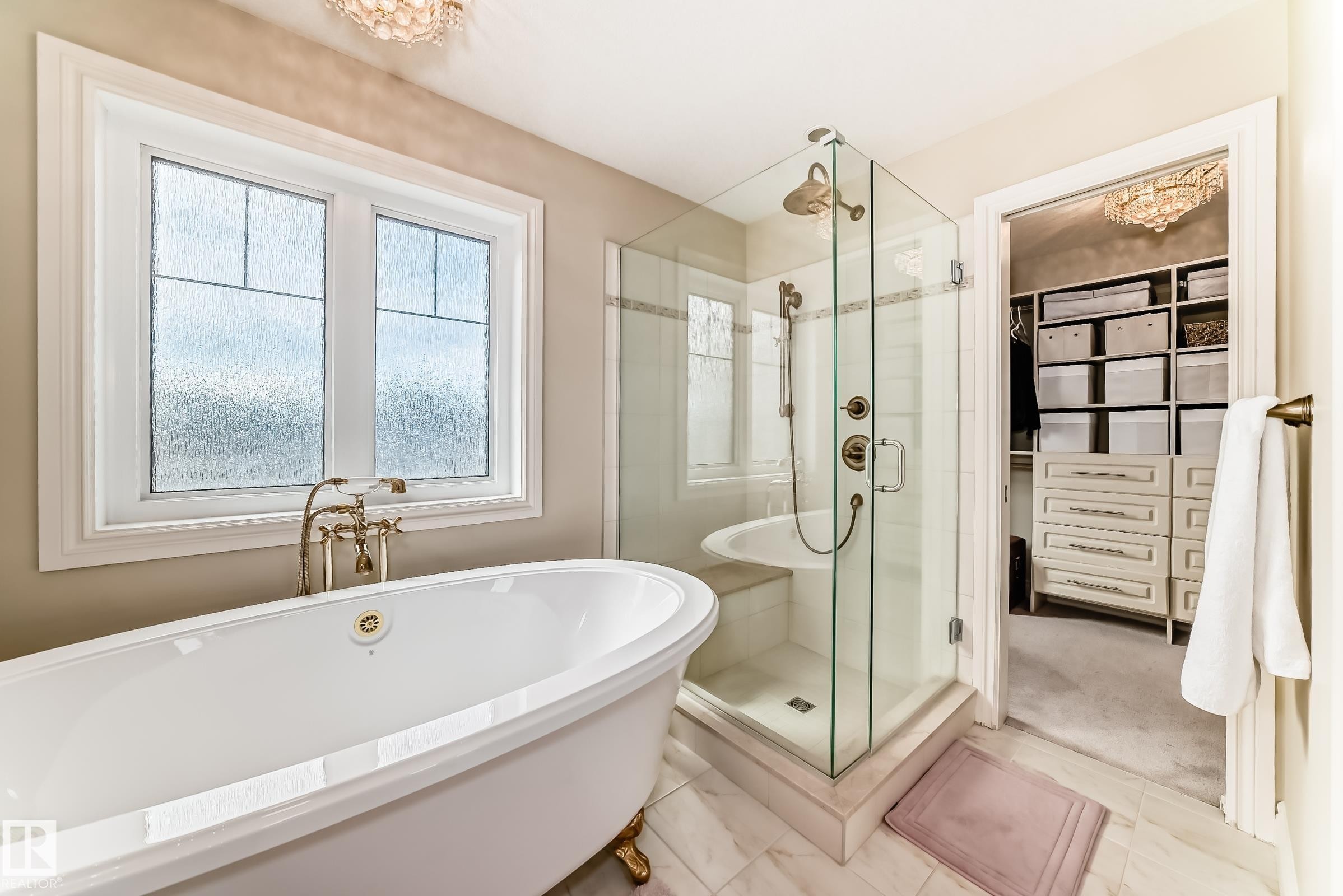 631 Howatt Drive, Edmonton, AB - Indoor Photo Showing Bathroom