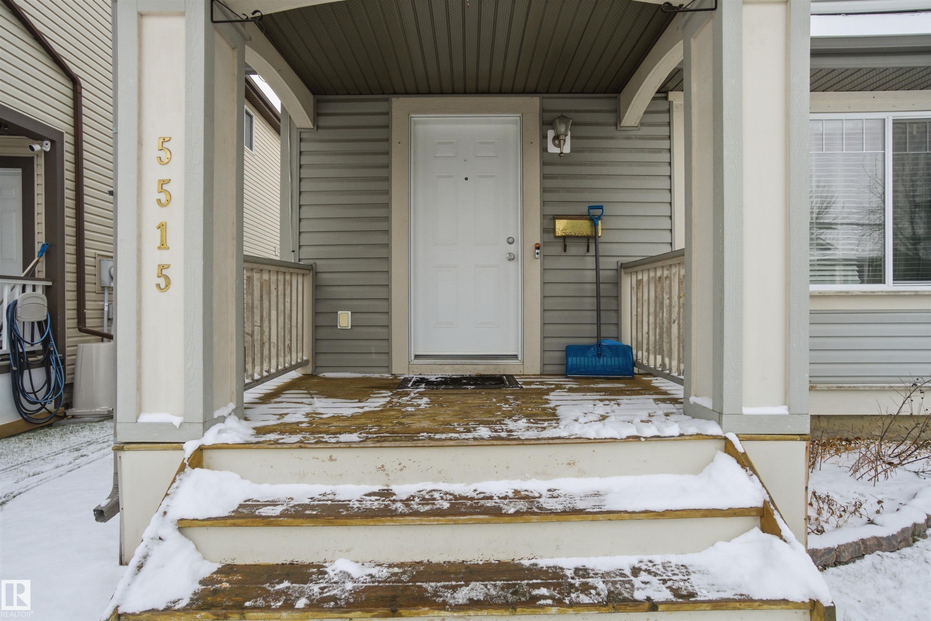 5515 Stevens Crescent, Edmonton, AB - Outdoor