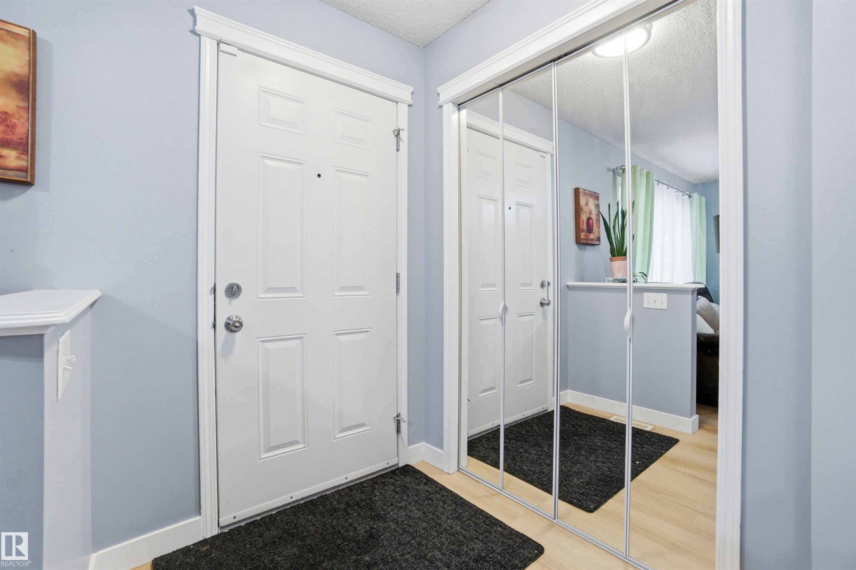 5515 Stevens Crescent, Edmonton, AB - Indoor Photo Showing Other Room