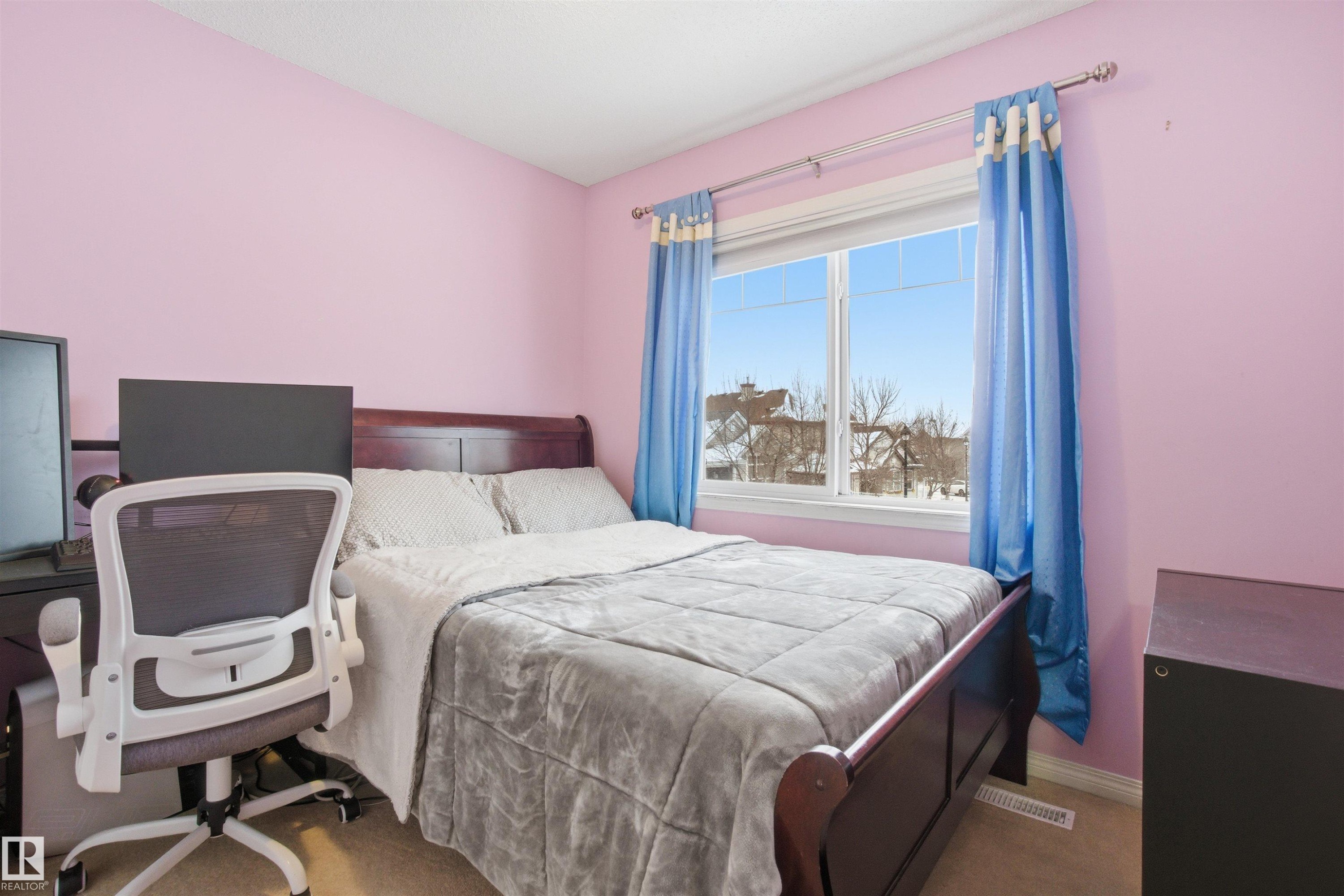 5515 Stevens Crescent, Edmonton, AB - Indoor Photo Showing Bedroom