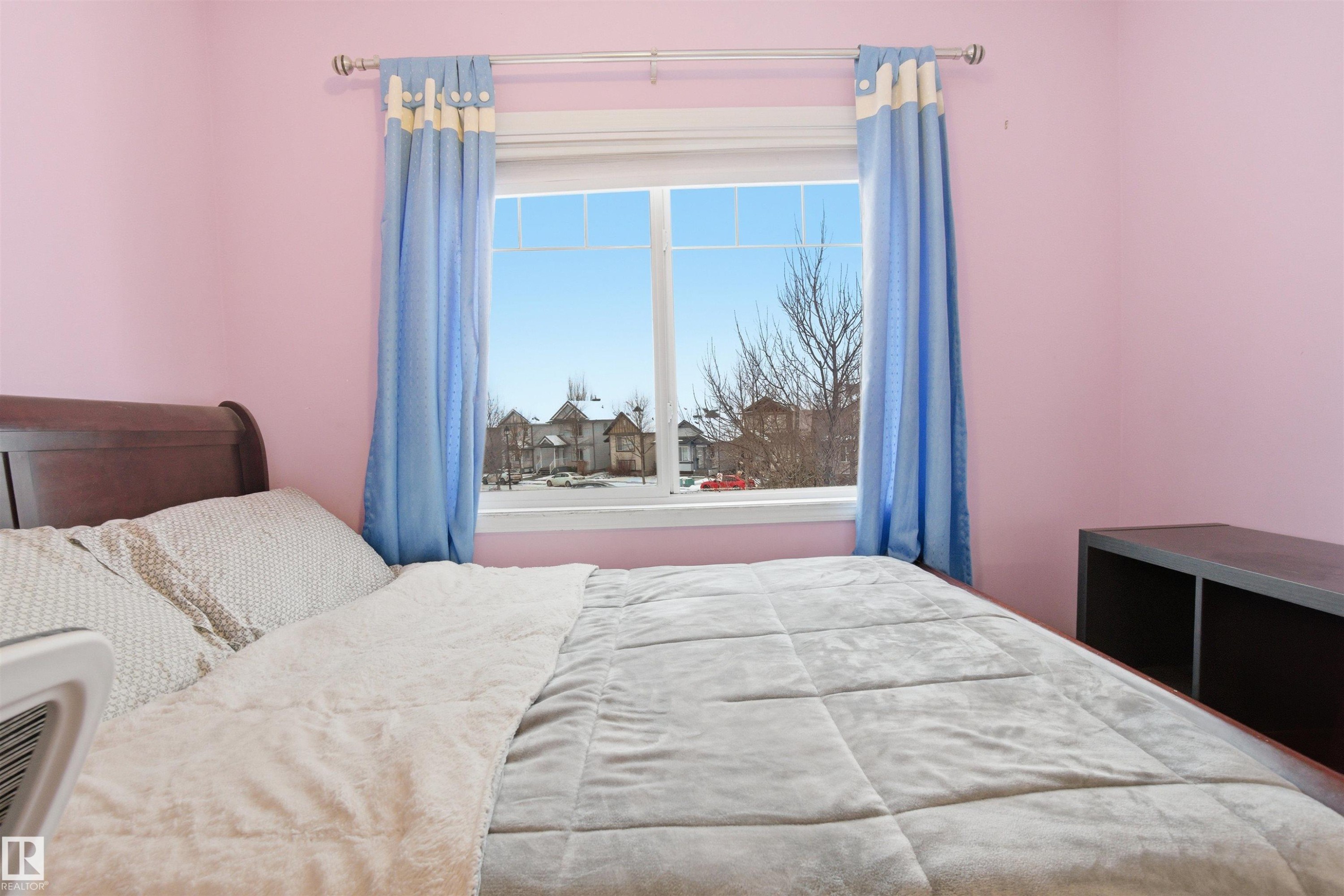 5515 Stevens Crescent, Edmonton, AB - Indoor Photo Showing Bedroom