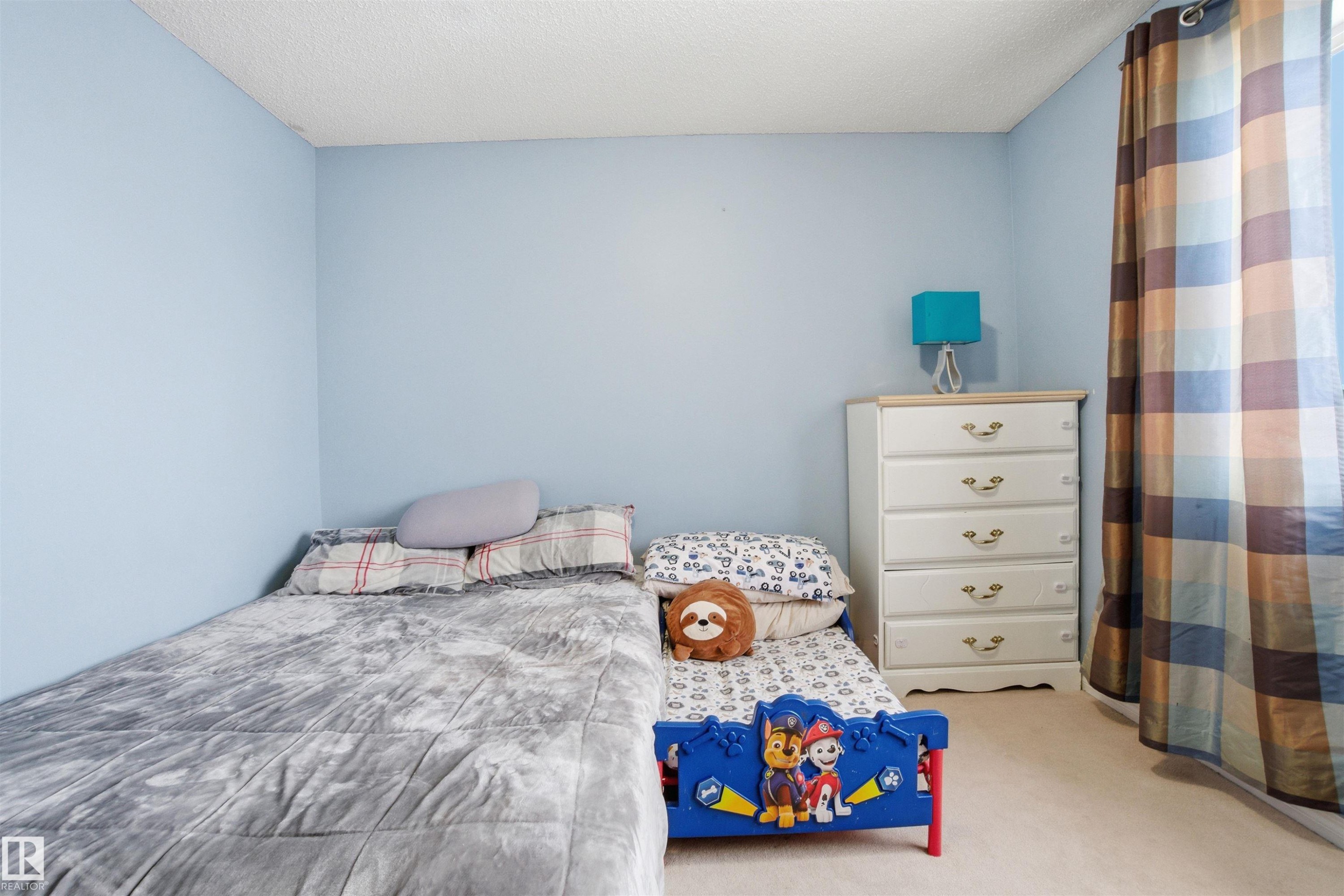 5515 Stevens Crescent, Edmonton, AB - Indoor Photo Showing Bedroom