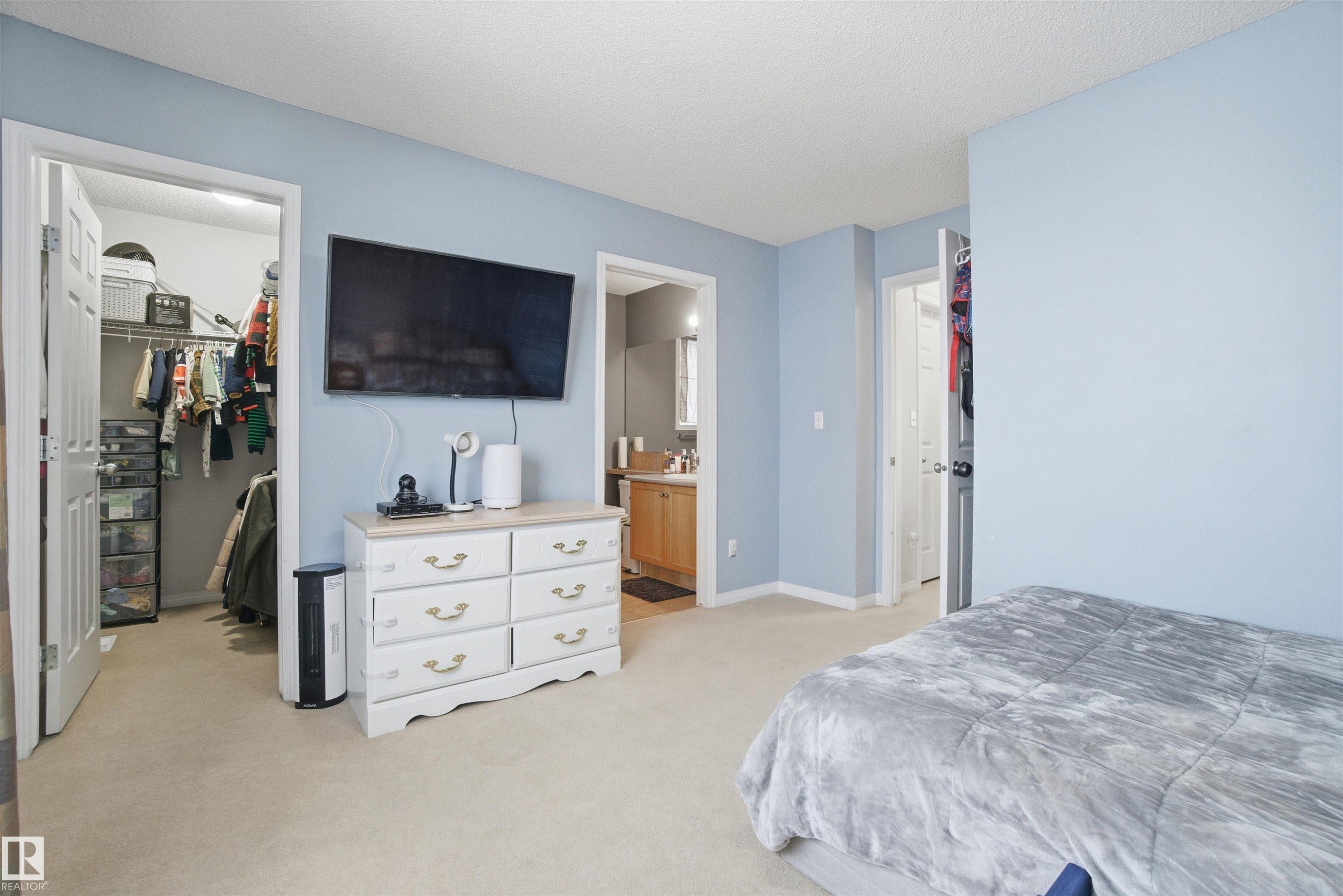 5515 Stevens Crescent, Edmonton, AB - Indoor Photo Showing Bedroom