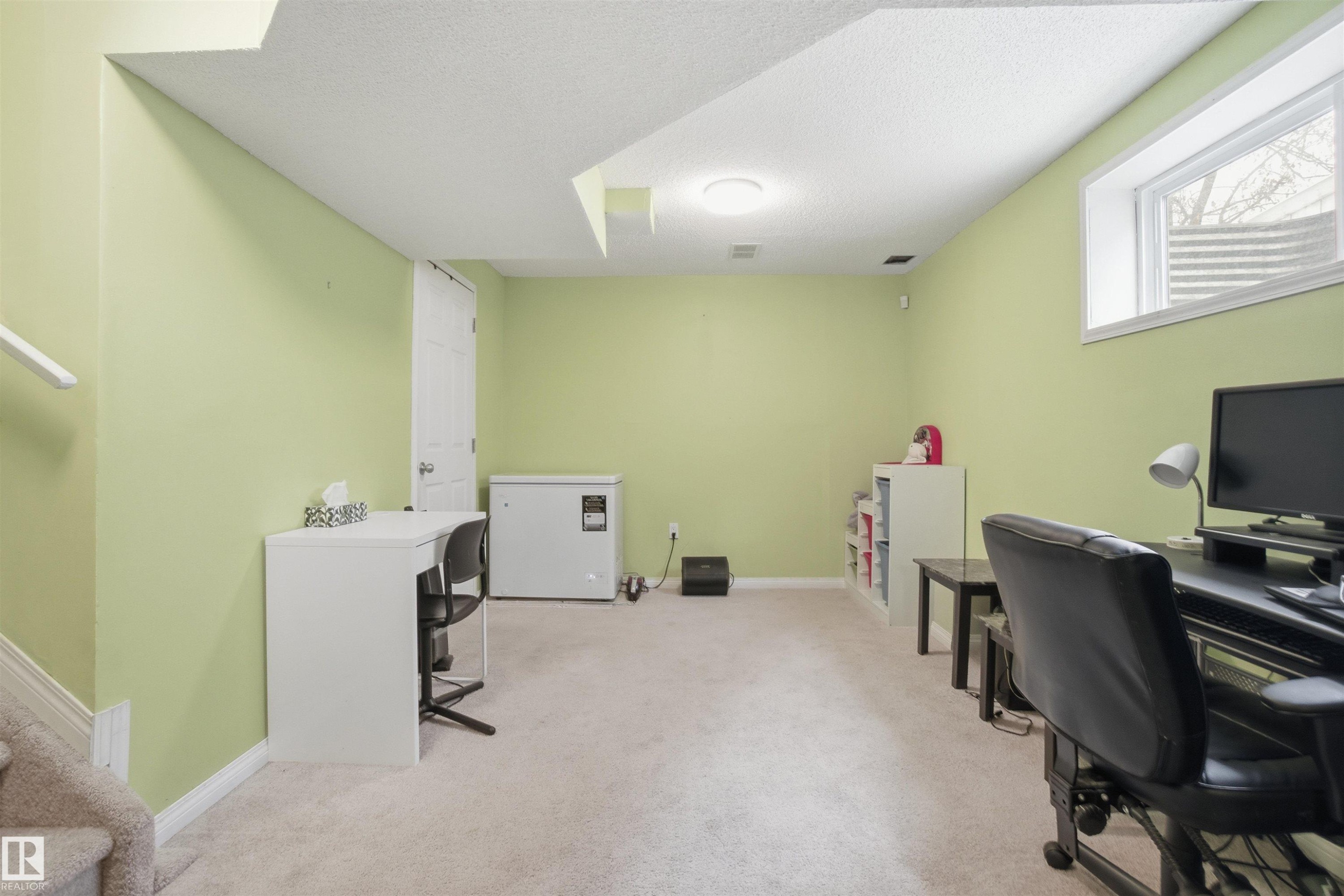 5515 Stevens Crescent, Edmonton, AB - Indoor Photo Showing Office