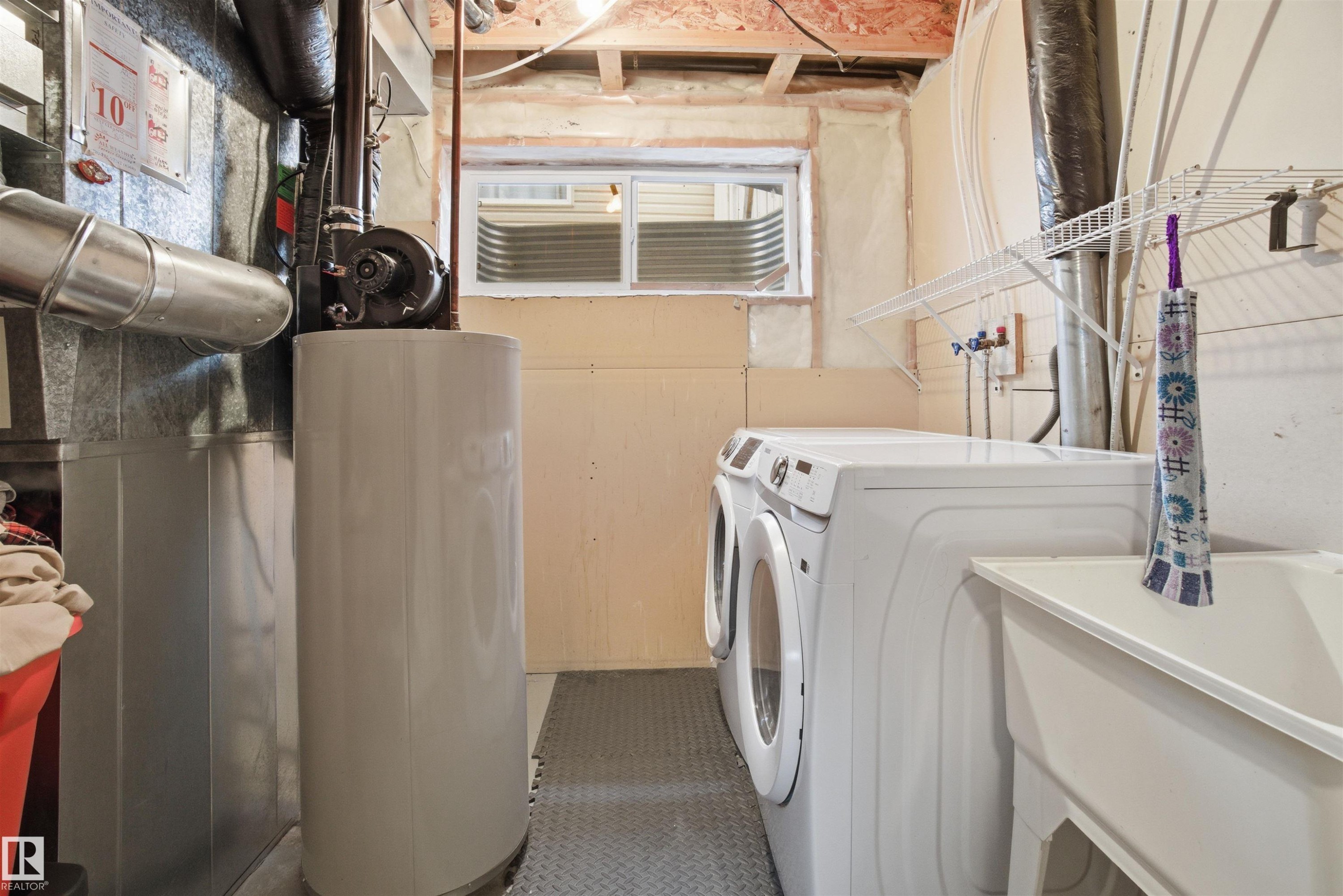 5515 Stevens Crescent, Edmonton, AB - Indoor Photo Showing Laundry Room