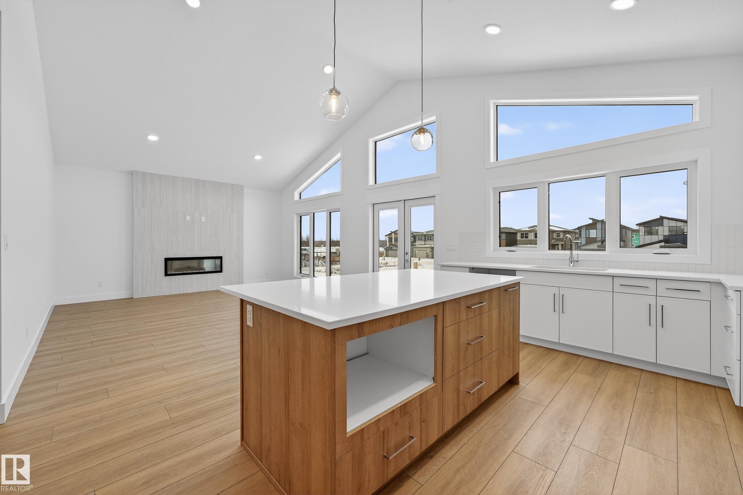 7093 Kiviaq Crescent, Edmonton, AB - Indoor Photo Showing Kitchen With Upgraded Kitchen