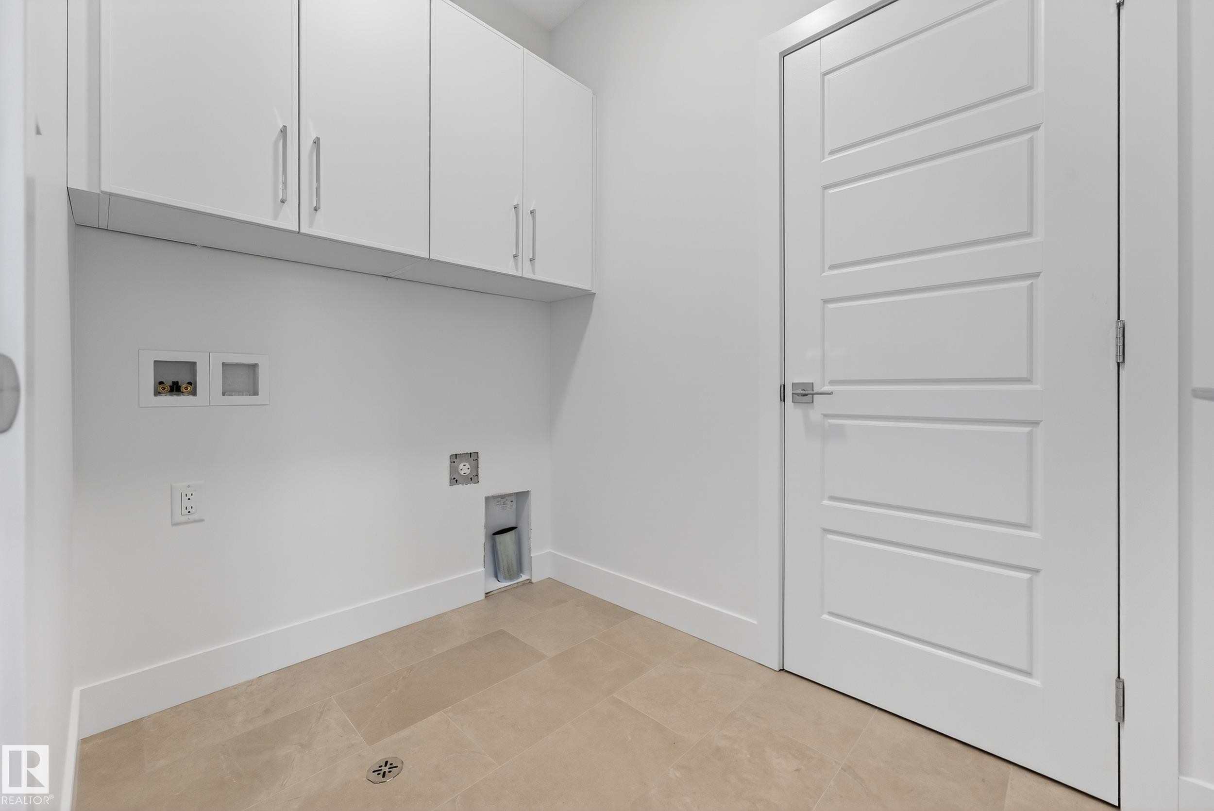 7093 Kiviaq Crescent, Edmonton, AB - Indoor Photo Showing Other Room