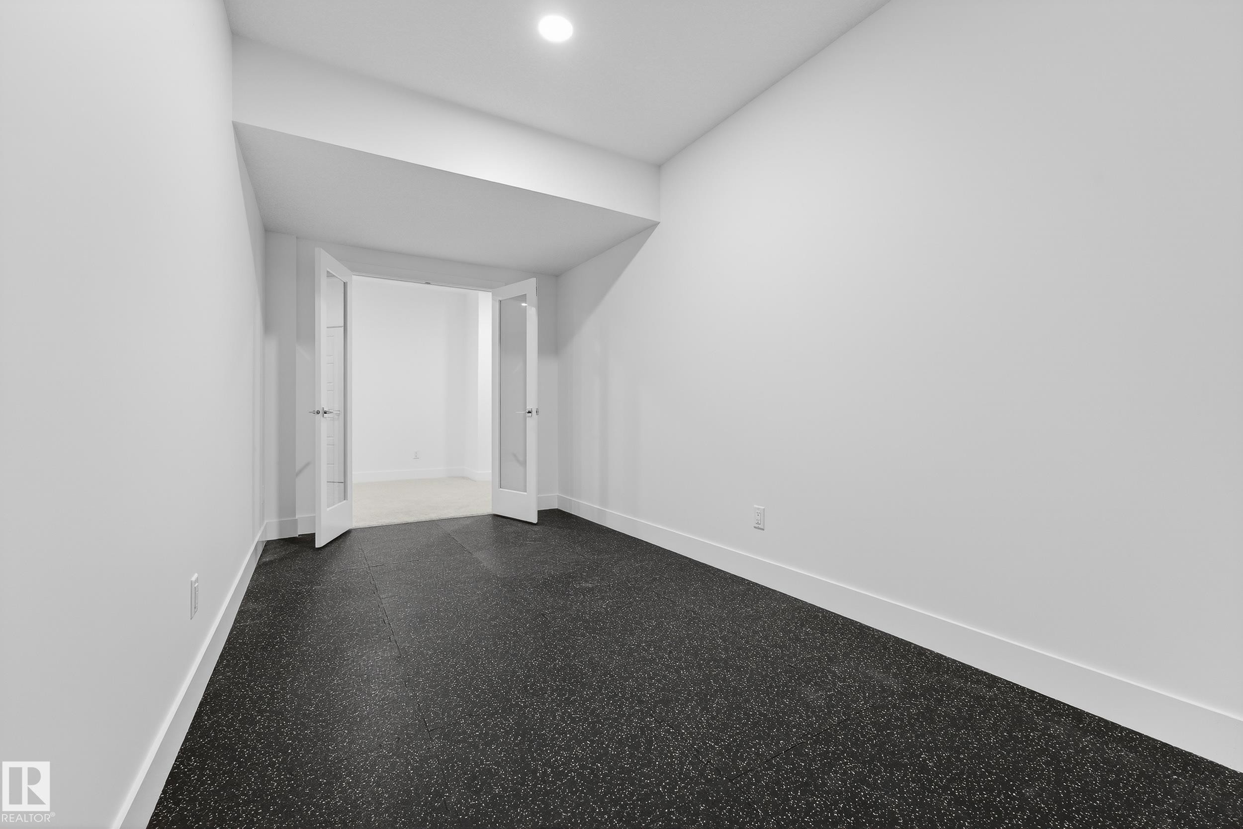 7093 Kiviaq Crescent, Edmonton, AB - Indoor Photo Showing Other Room