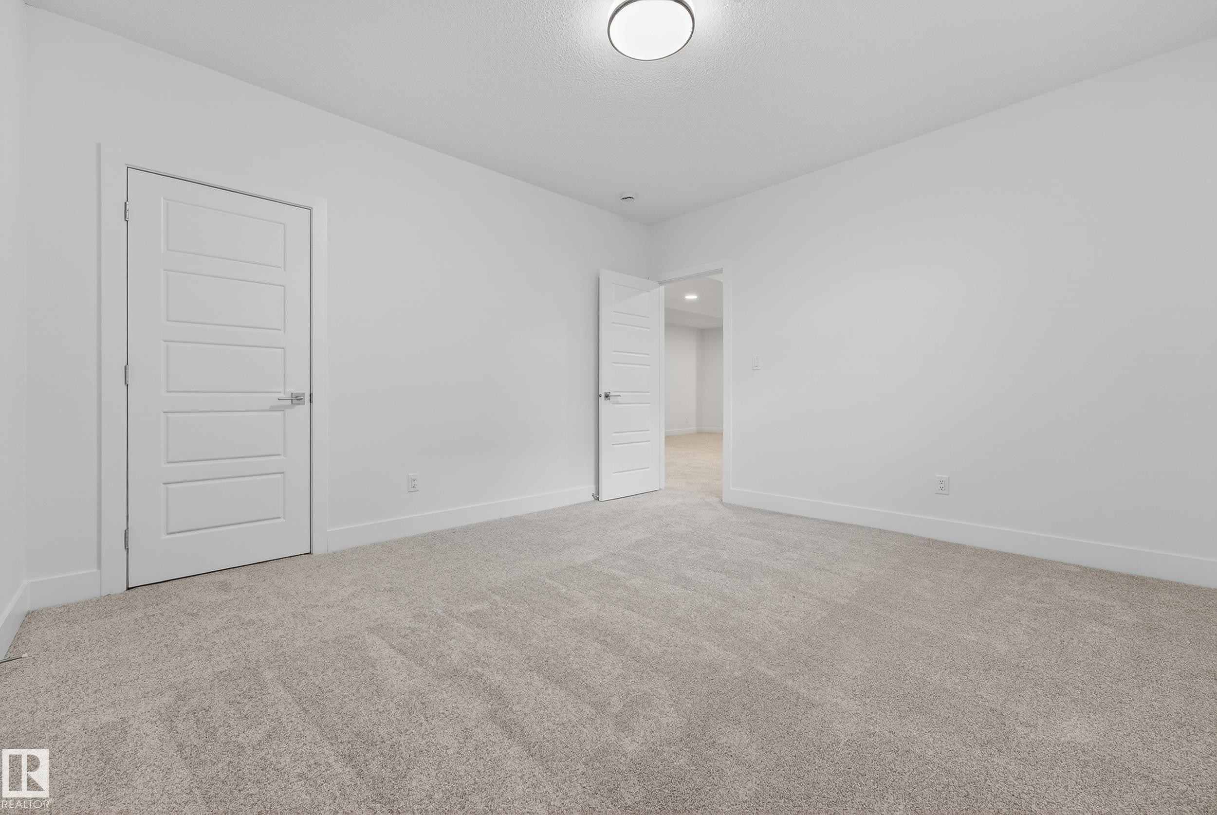 7093 Kiviaq Crescent, Edmonton, AB - Indoor Photo Showing Other Room