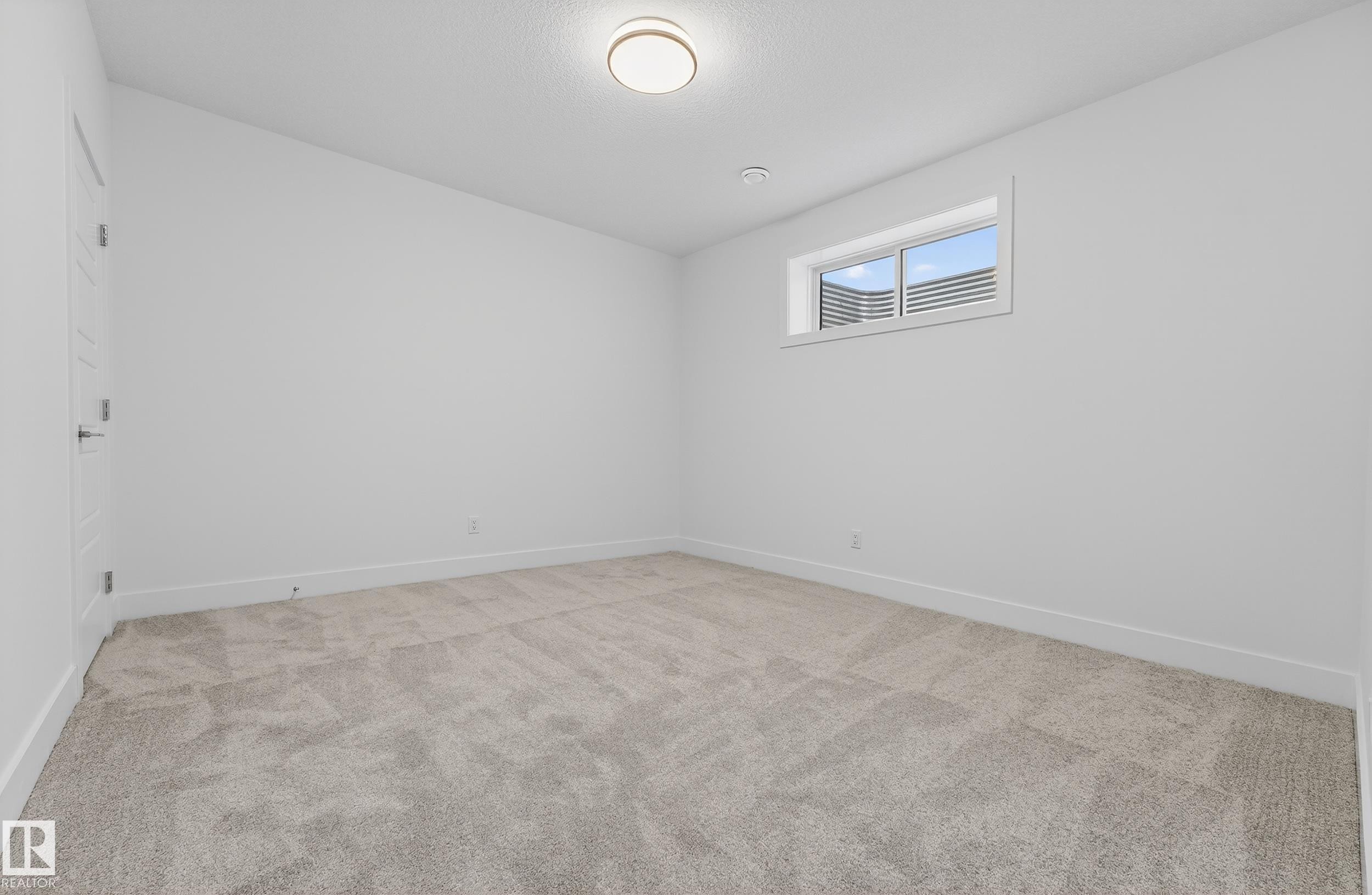 7093 Kiviaq Crescent, Edmonton, AB - Indoor Photo Showing Other Room