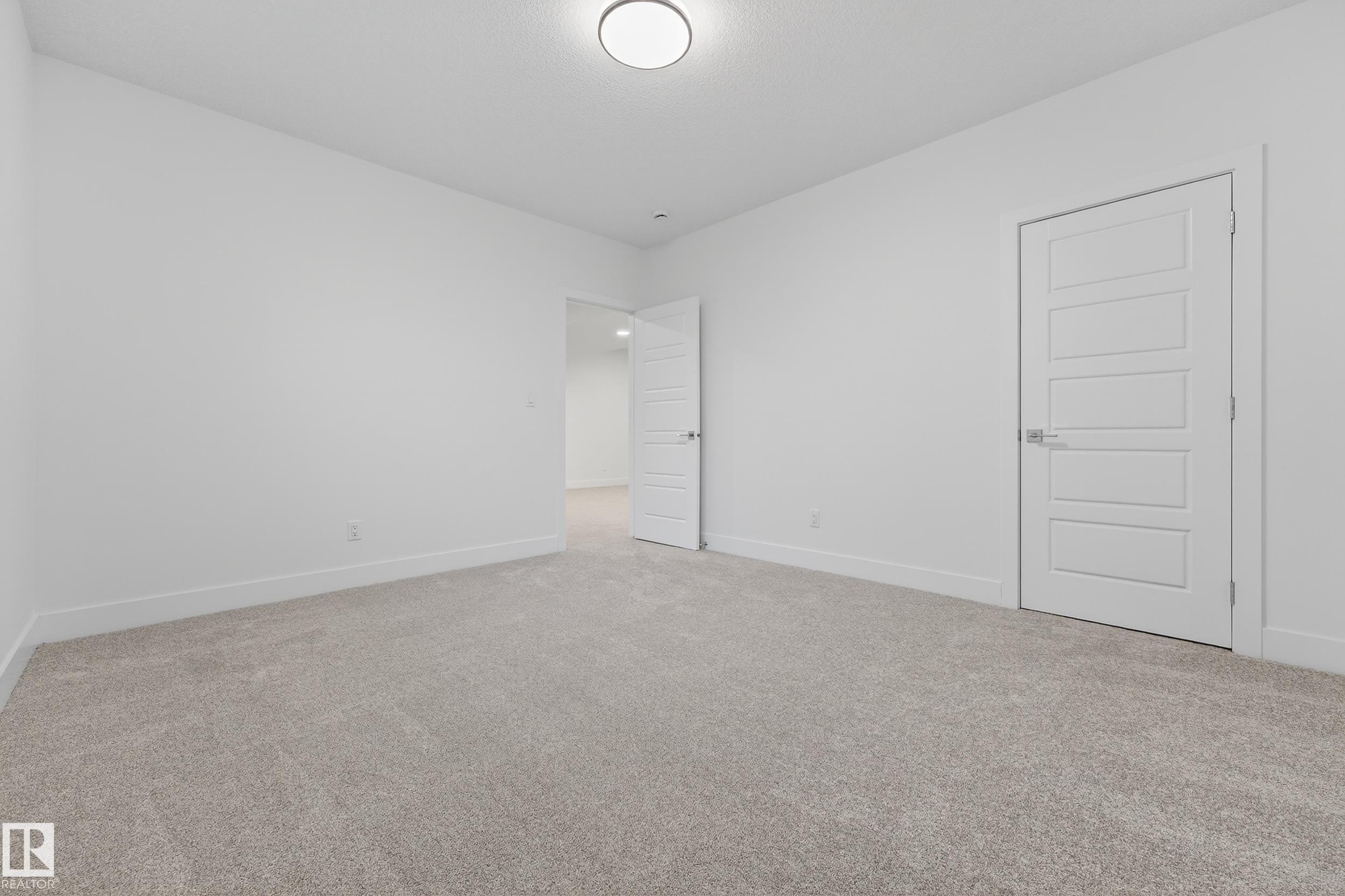 7093 Kiviaq Crescent, Edmonton, AB - Indoor Photo Showing Other Room