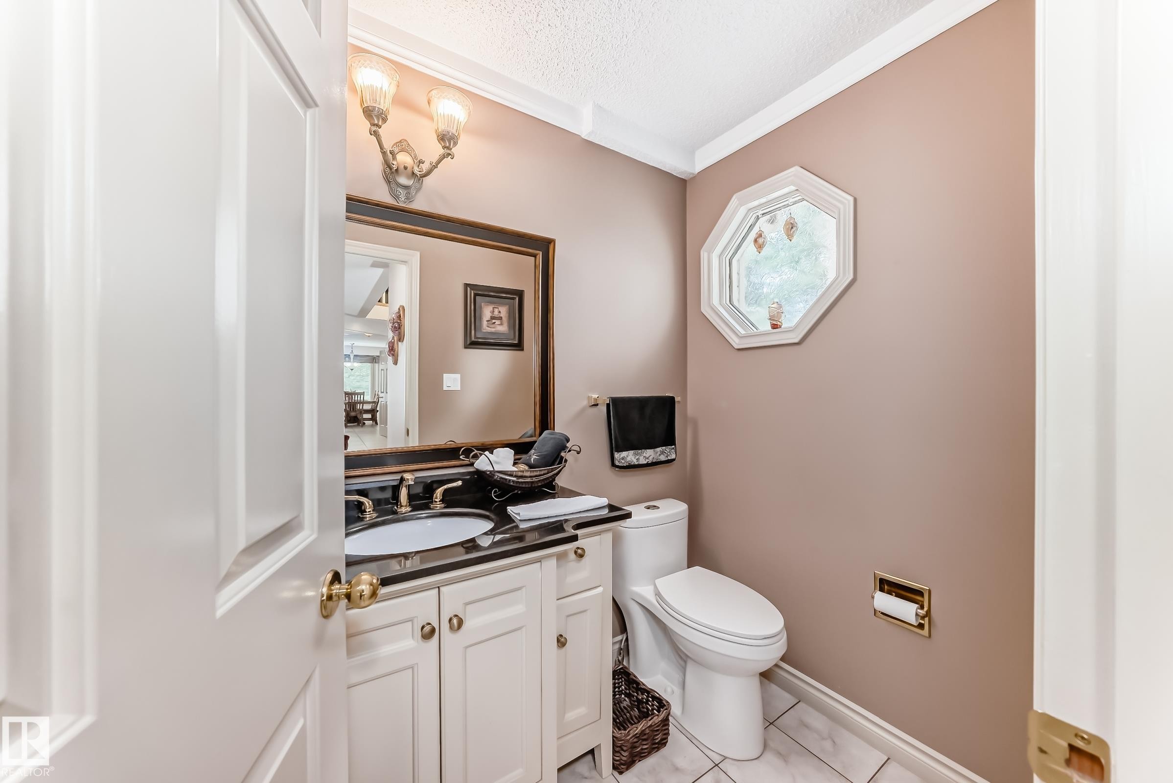 17416 53 Avenue, Edmonton, AB - Indoor Photo Showing Bathroom