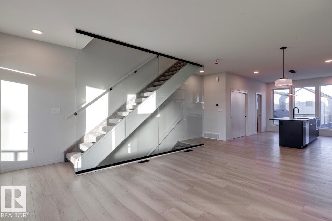 7539 Klapstein Link Link, Edmonton, AB - Indoor