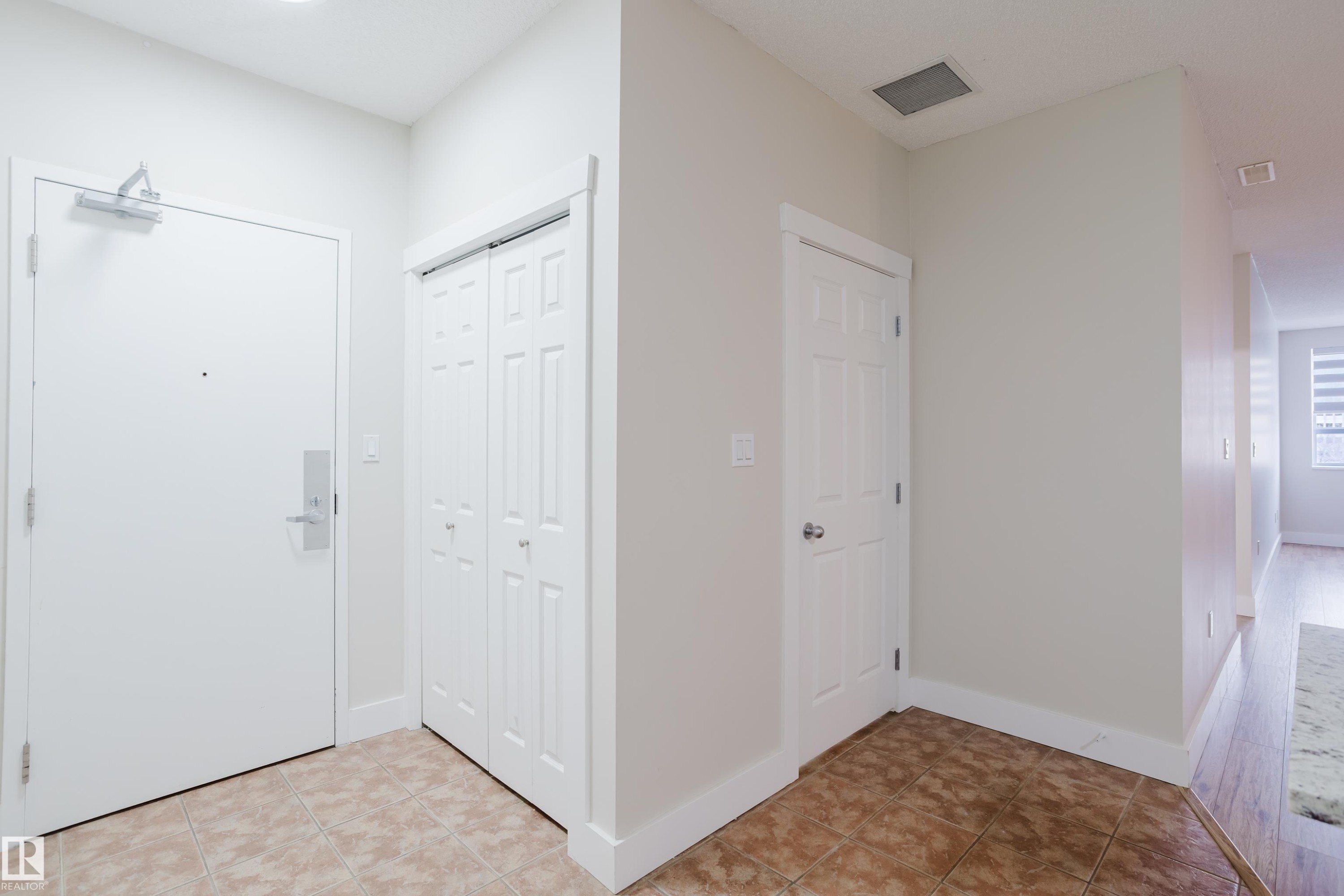 506 9919 105 Street, Edmonton, AB - Indoor Photo Showing Other Room