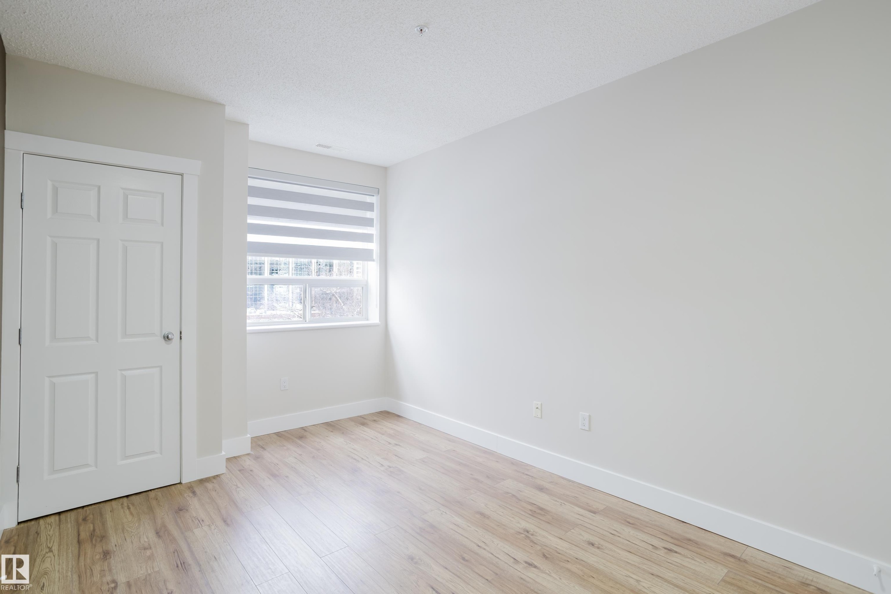 506 9919 105 Street, Edmonton, AB - Indoor Photo Showing Other Room
