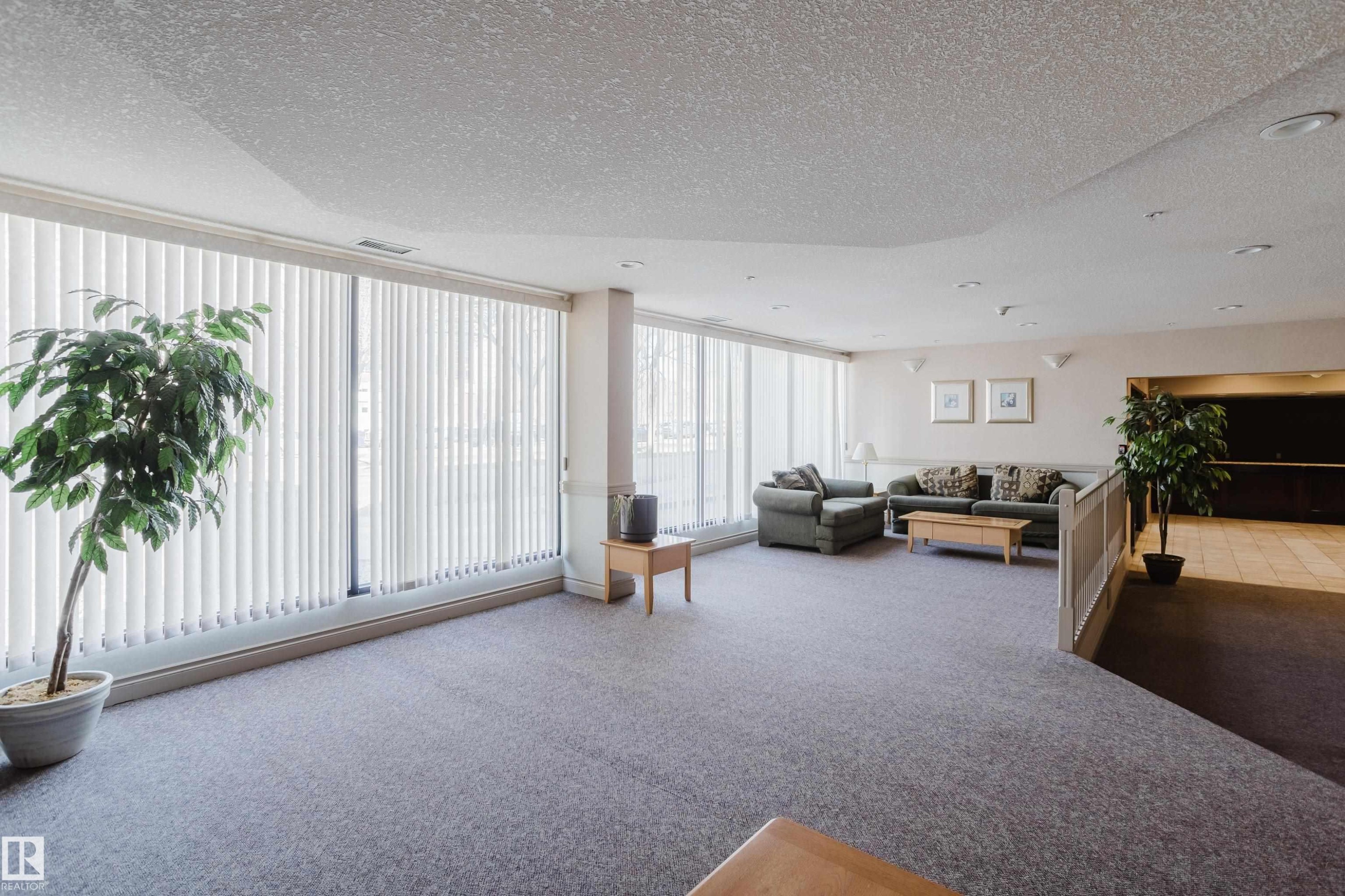 506 9919 105 Street, Edmonton, AB - Indoor