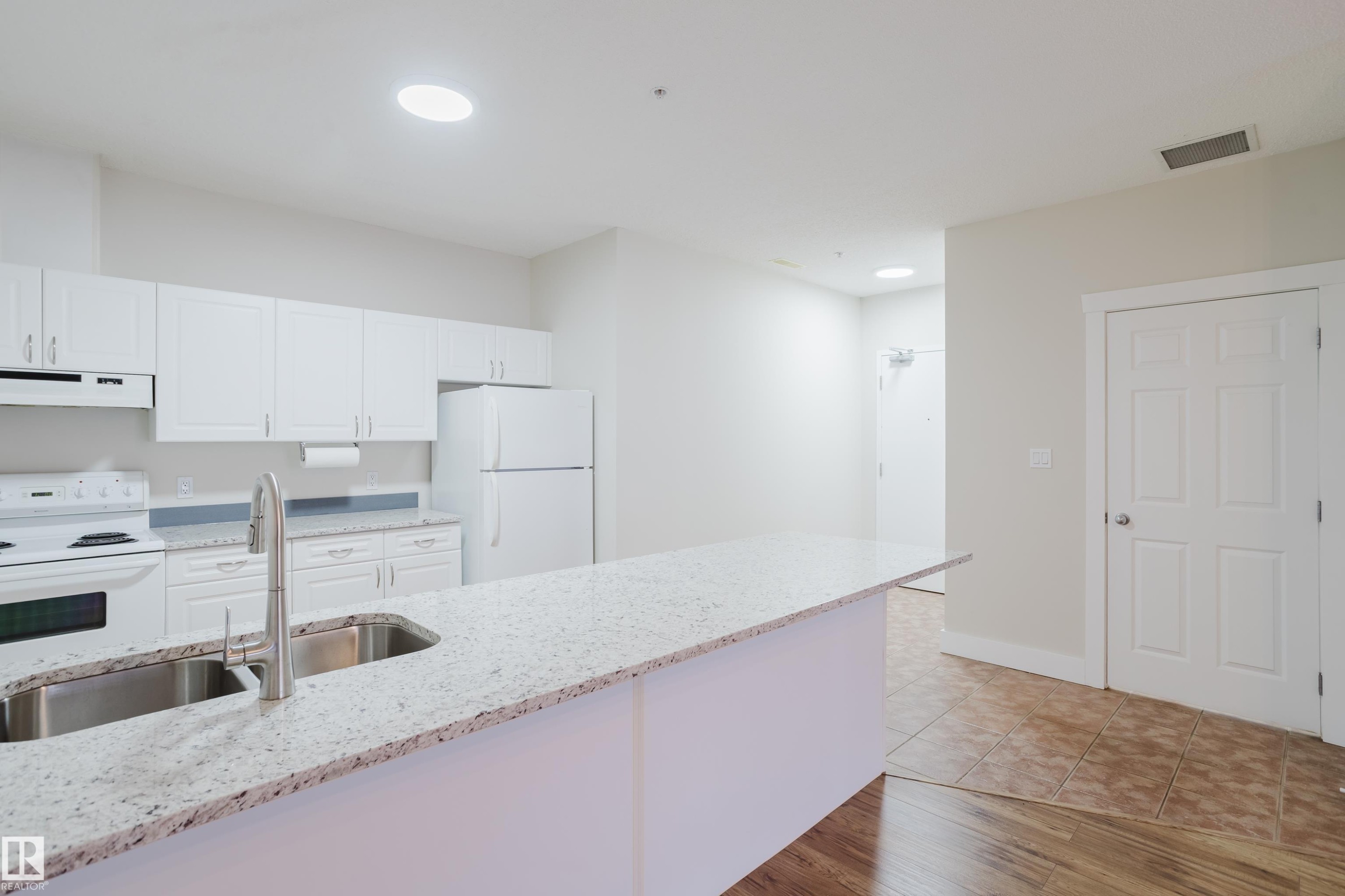 506 9919 105 Street, Edmonton, AB - Indoor Photo Showing Kitchen With Double Sink