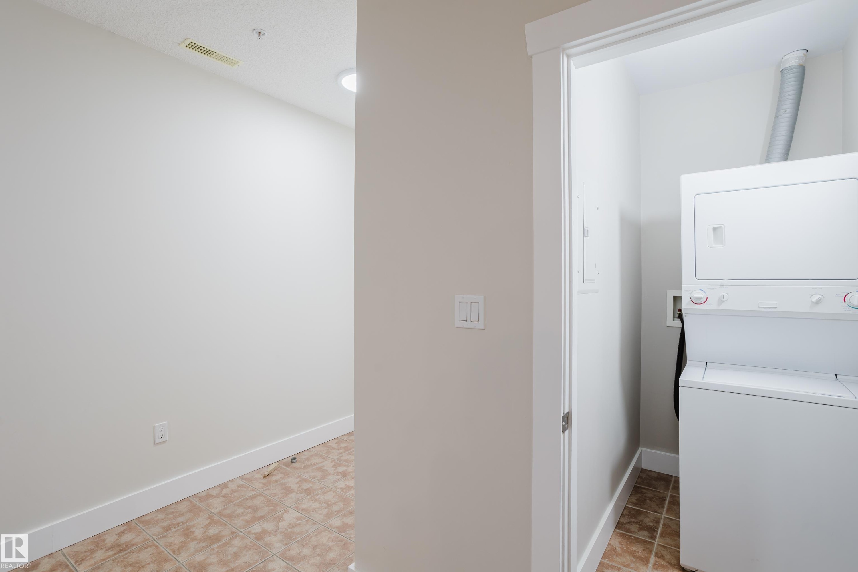 506 9919 105 Street, Edmonton, AB - Indoor Photo Showing Laundry Room