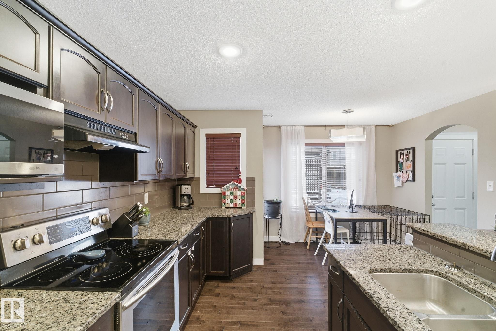 1711 56 Street Sw, Edmonton, AB - Indoor Photo Showing Kitchen With Upgraded Kitchen