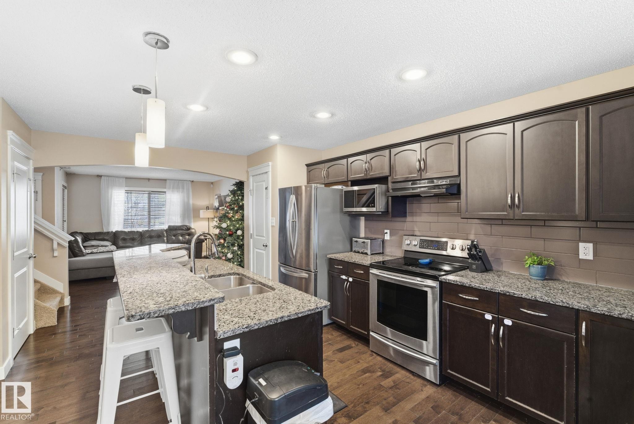 1711 56 Street Sw, Edmonton, AB - Indoor Photo Showing Kitchen With Double Sink With Upgraded Kitchen