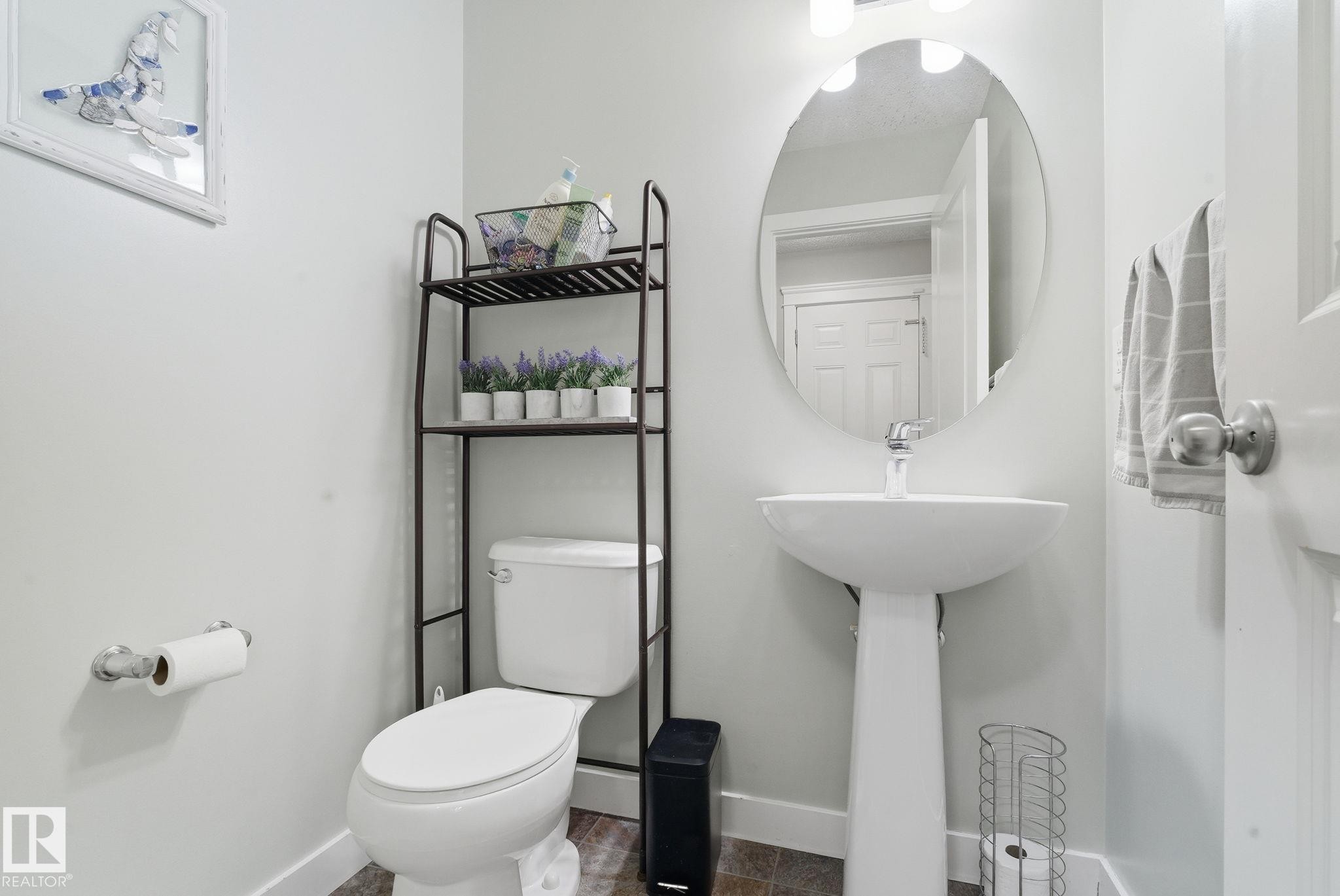 1711 56 Street Sw, Edmonton, AB - Indoor Photo Showing Bathroom
