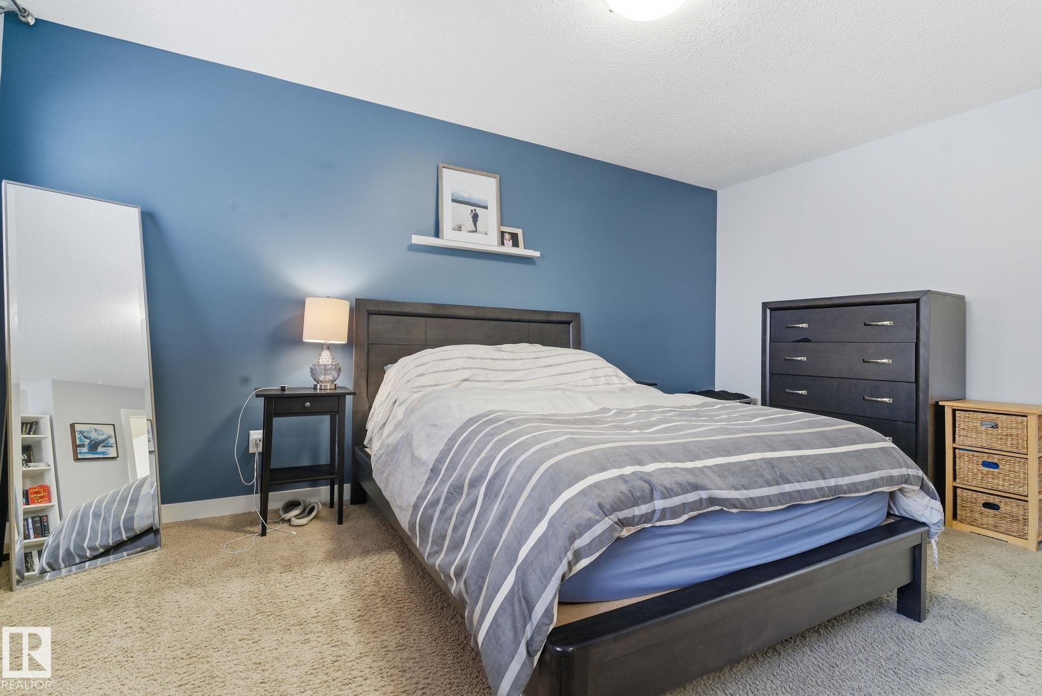 1711 56 Street Sw, Edmonton, AB - Indoor Photo Showing Bedroom