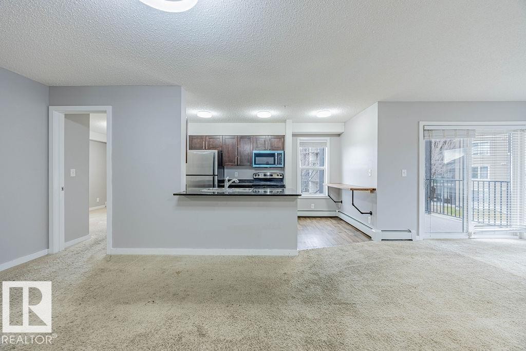 219 530 Watt Boulevard, Edmonton, AB - Indoor Photo Showing Kitchen