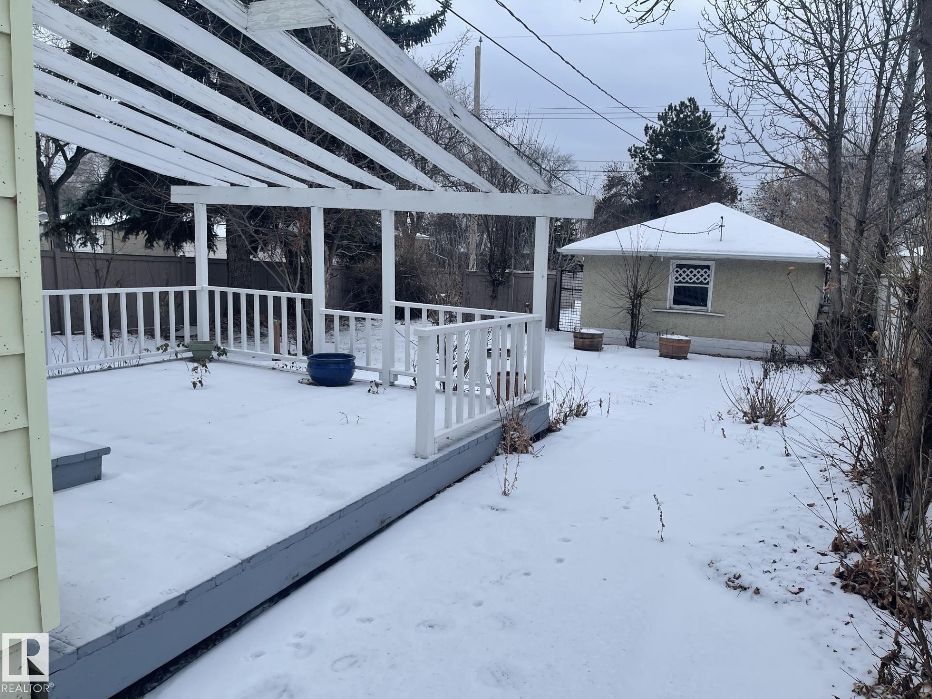 12202 105 Street, Edmonton, AB - Outdoor