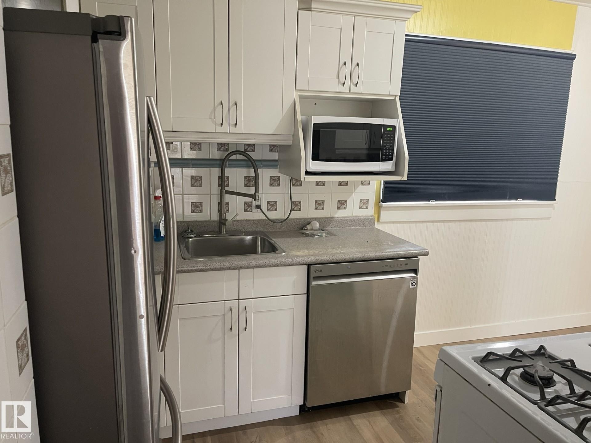 12202 105 Street, Edmonton, AB - Indoor Photo Showing Kitchen With Stainless Steel Kitchen